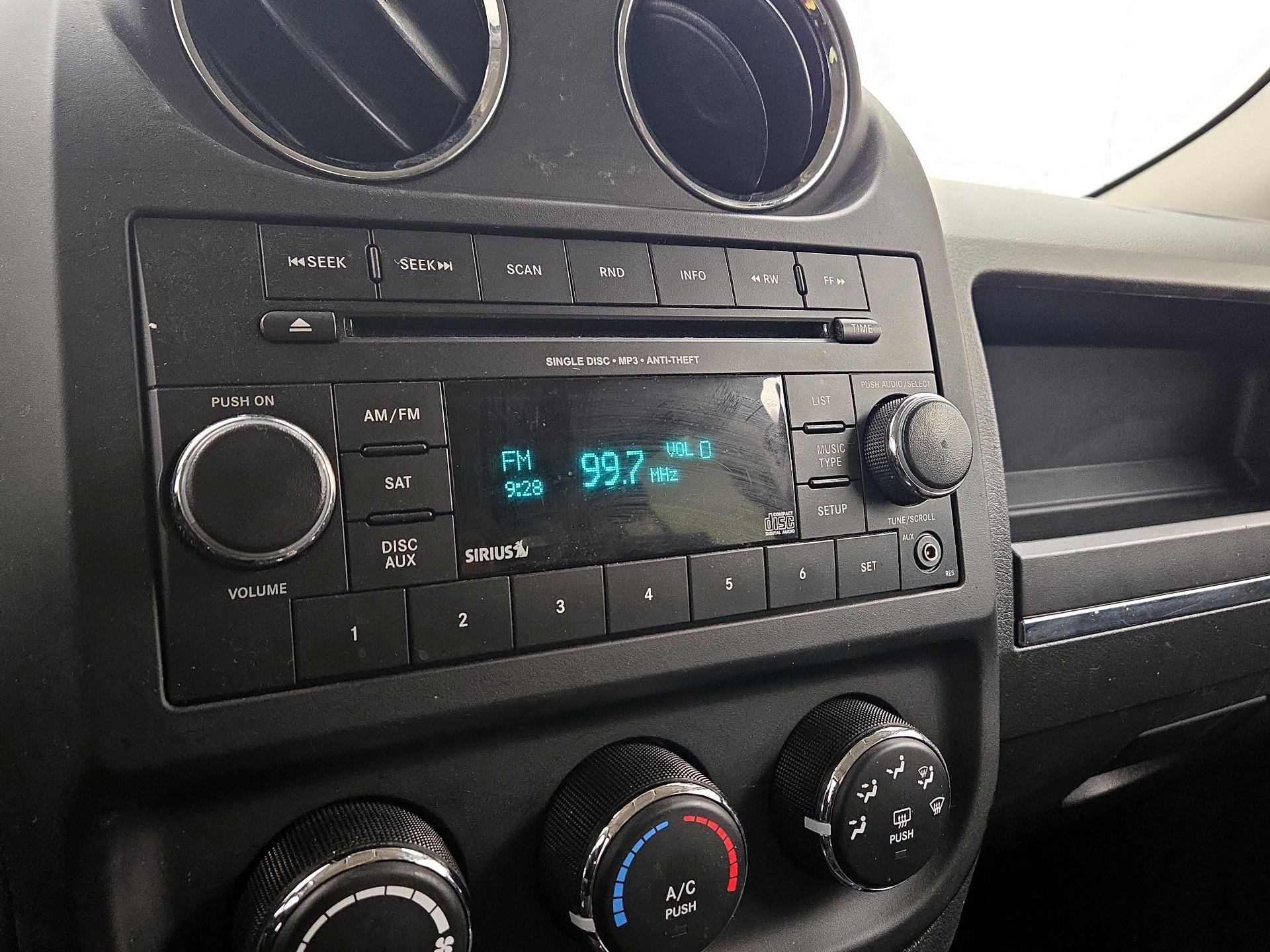 Thumbnail: 2014 Jeep Patriot - 13