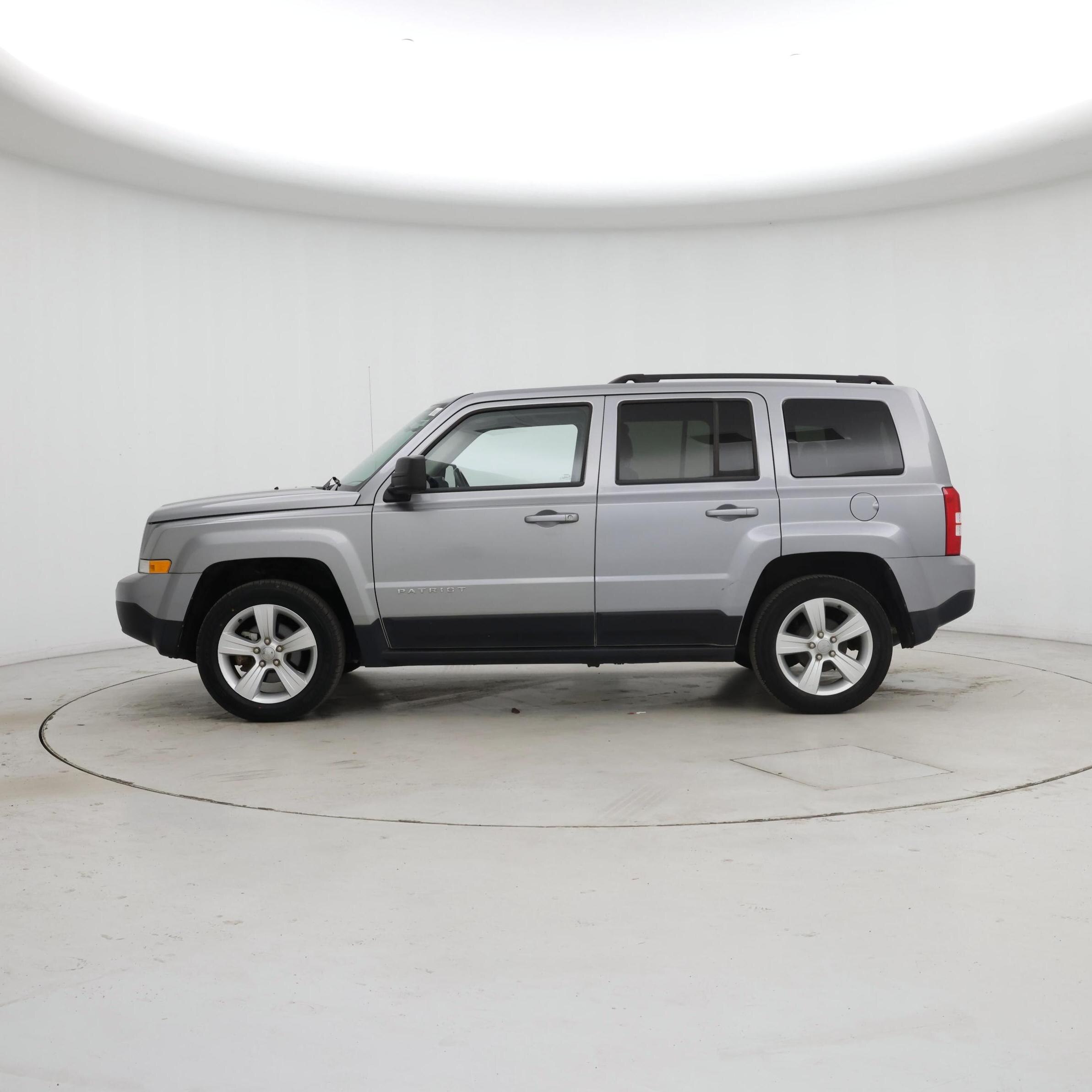 Thumbnail: 2014 Jeep Patriot - 3