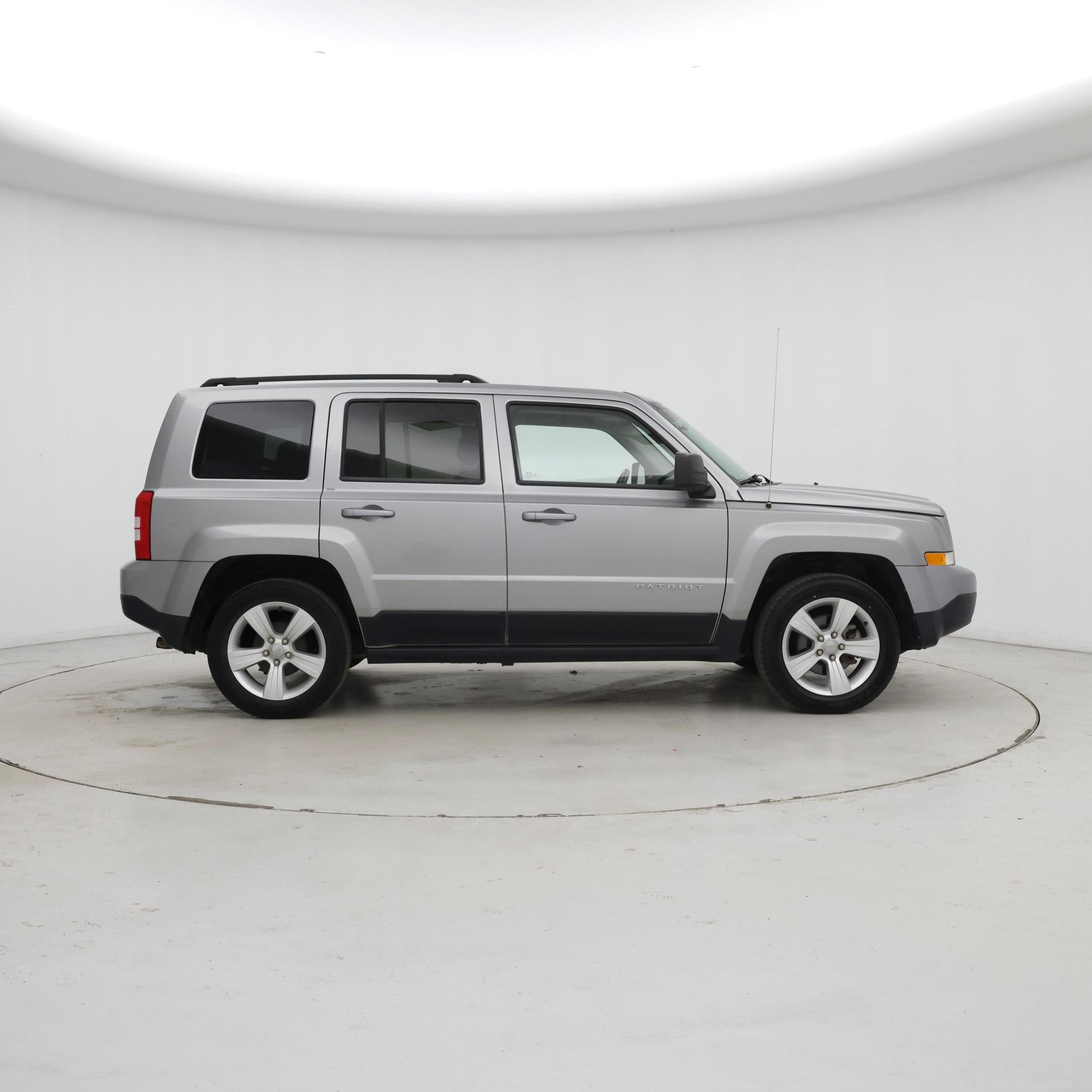 Thumbnail: 2014 Jeep Patriot - 7
