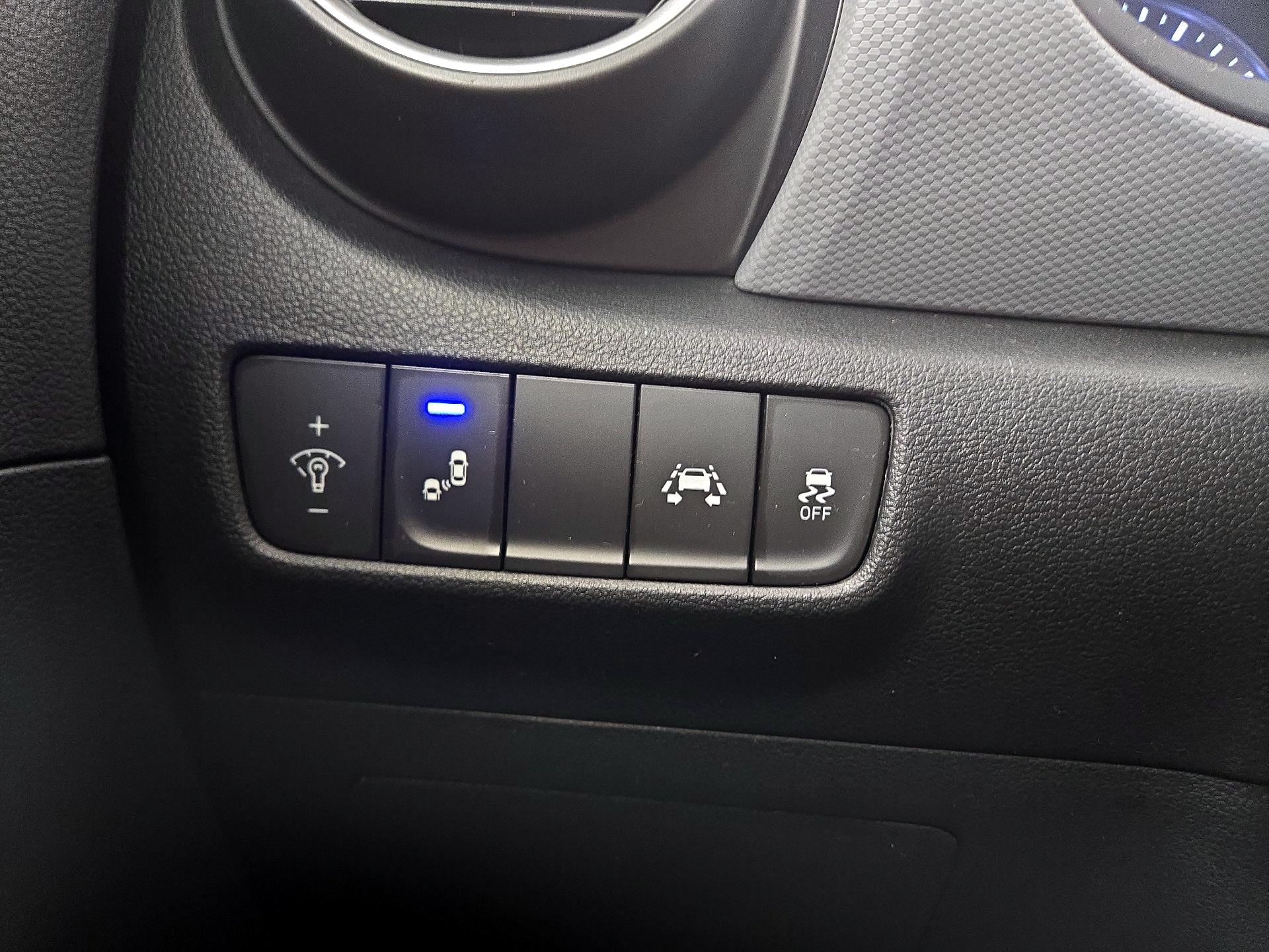 Thumbnail: 2021 Hyundai Kona - 13