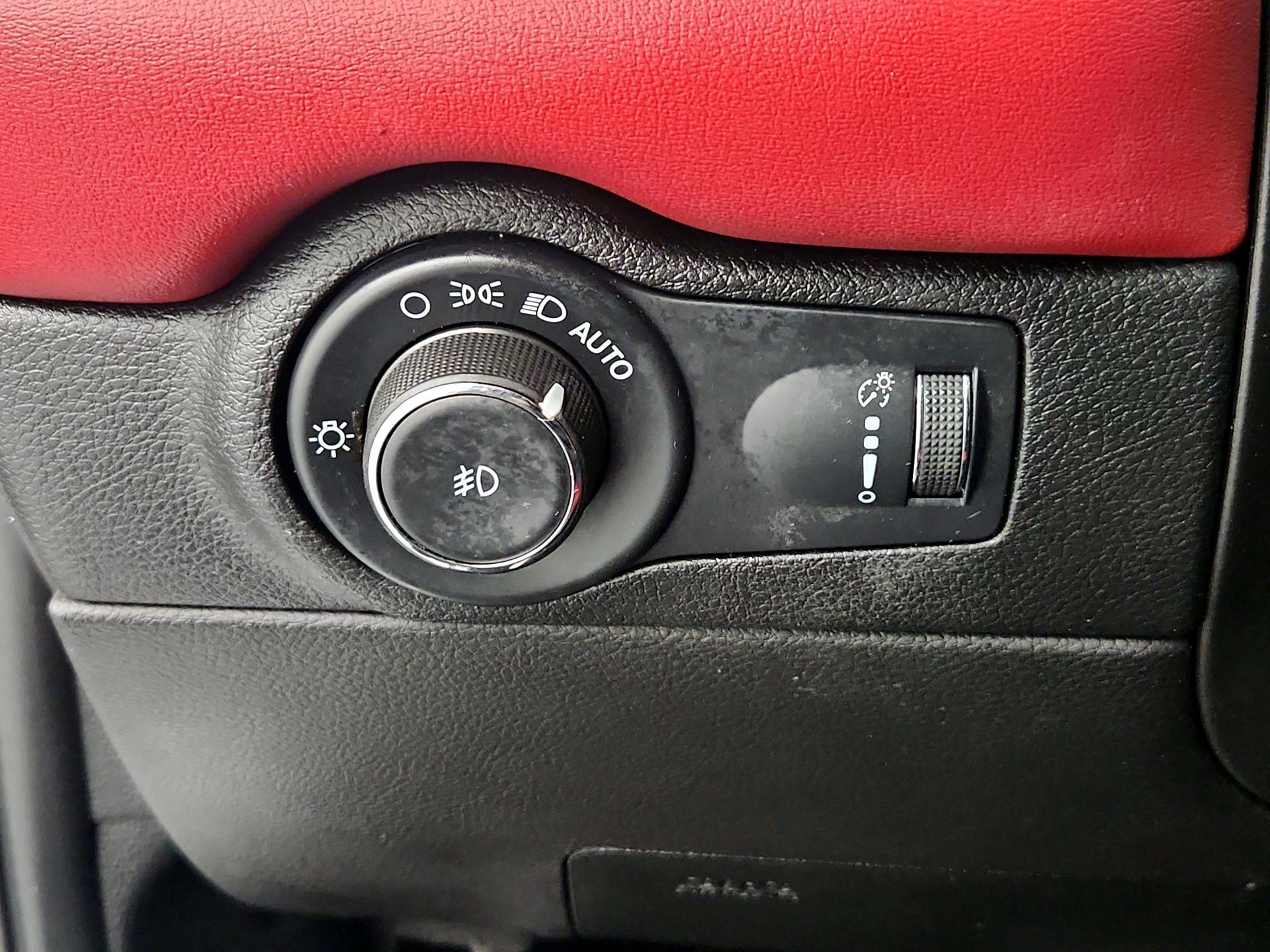 Thumbnail: 2022 Dodge Durango - 13