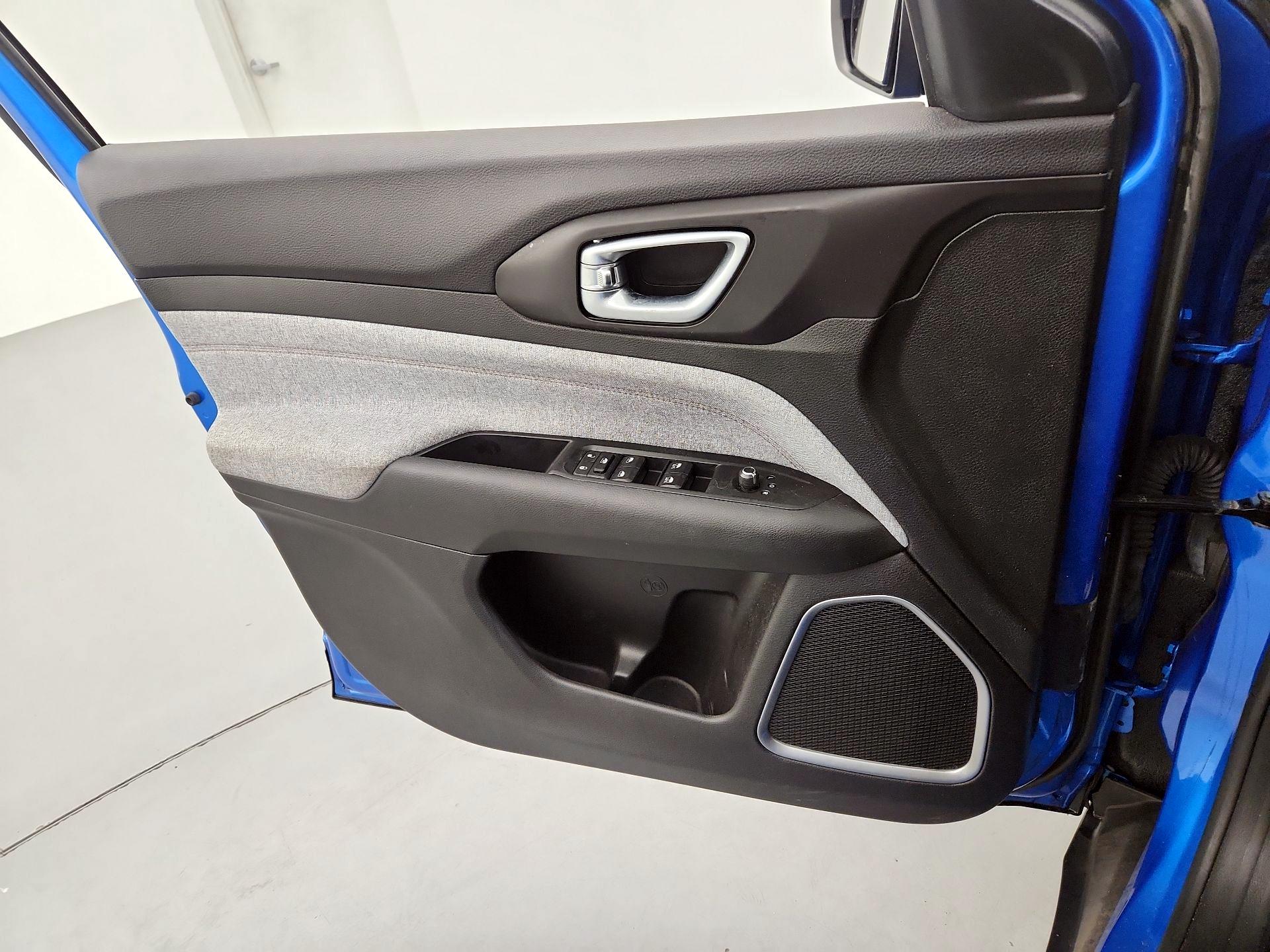 Thumbnail: 2022 Jeep Compass - 12