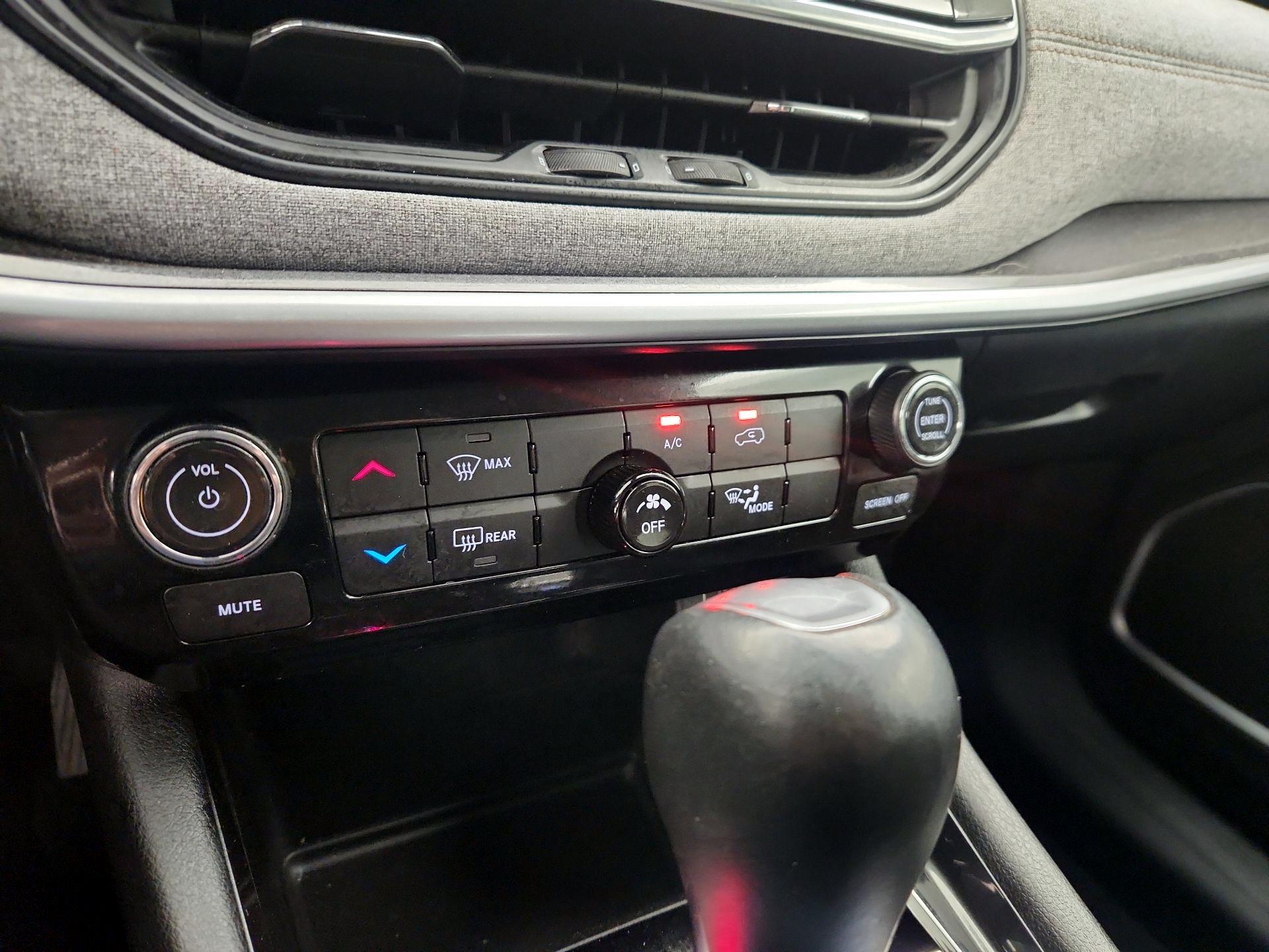 Thumbnail: 2022 Jeep Compass - 16