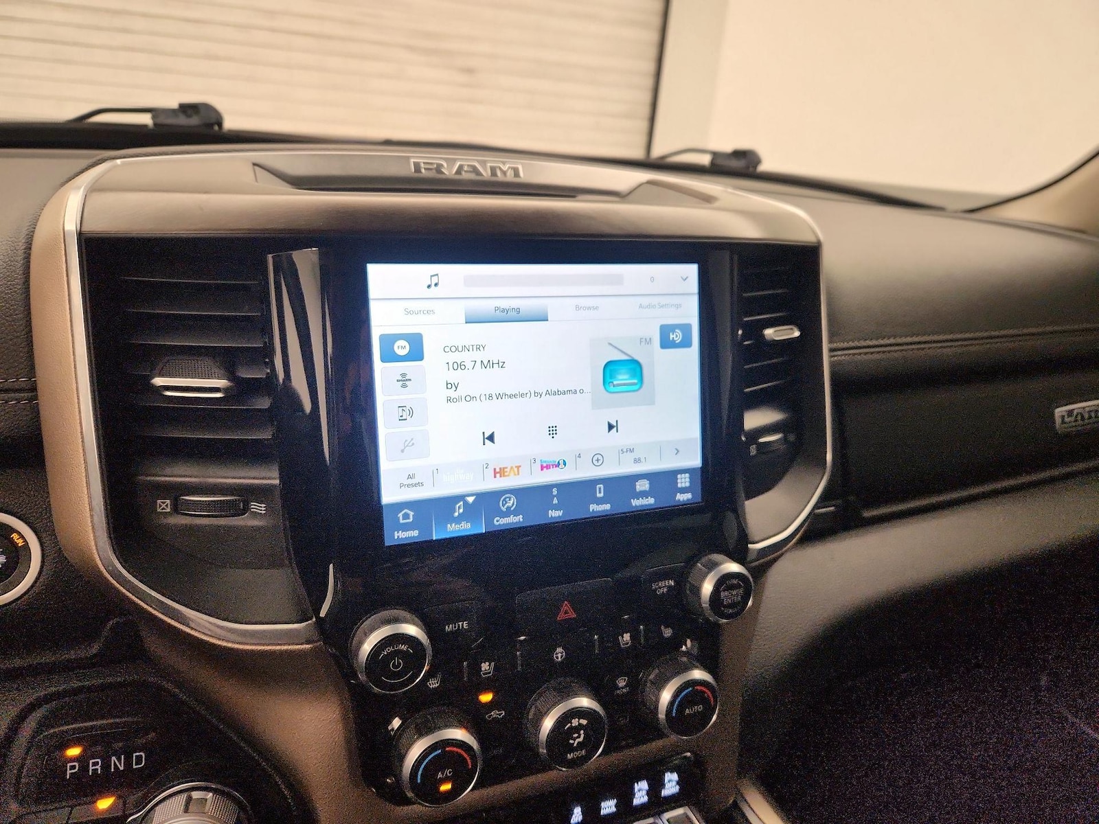 2022 RAM Ram 1500 Pickup Laramie - Photo 16
