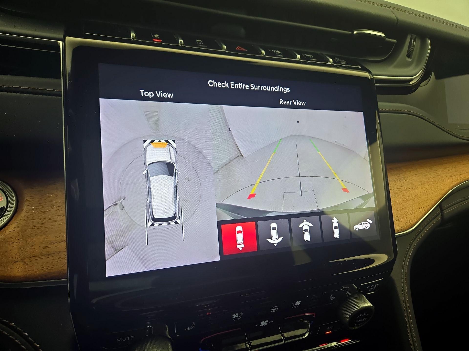 Thumbnail: 2022 Jeep Grand Cherokee - 15