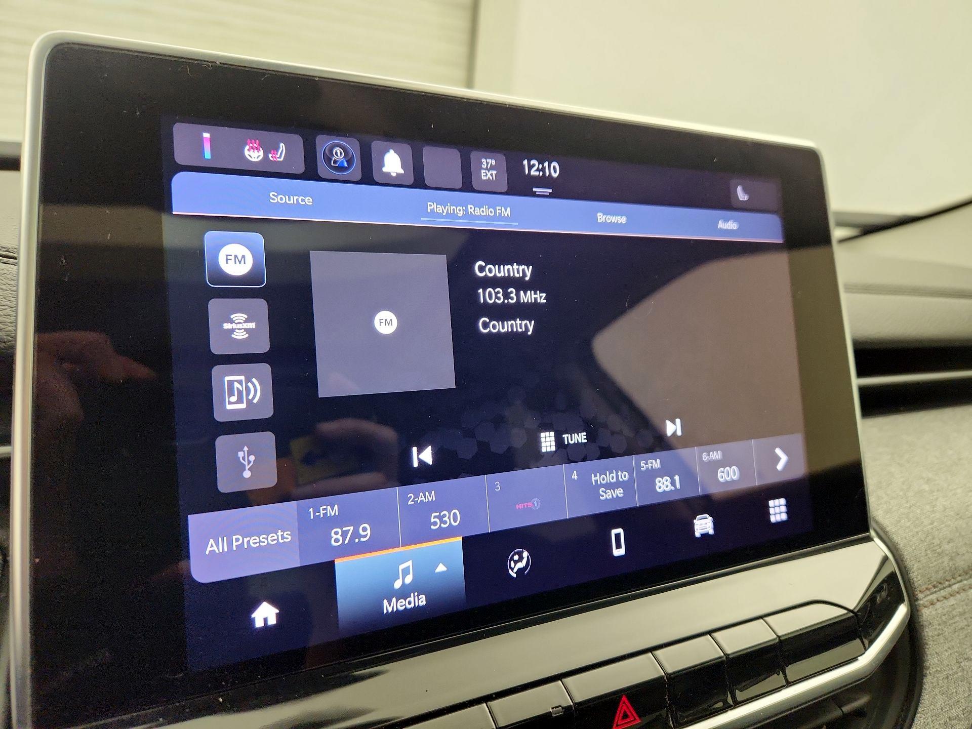 Thumbnail: 2022 Jeep Compass - 15