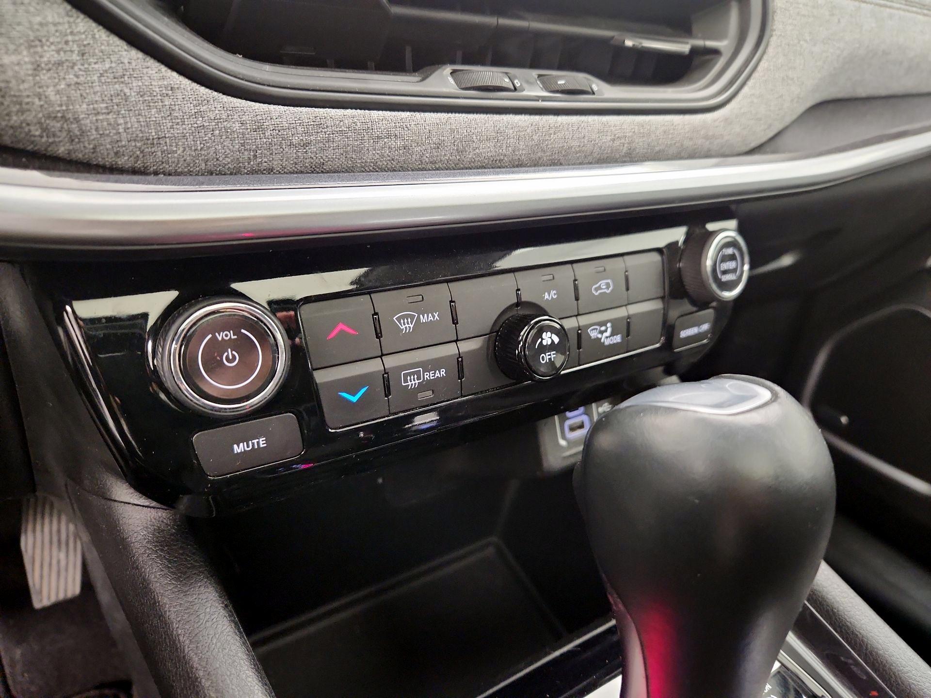 Thumbnail: 2022 Jeep Compass - 16