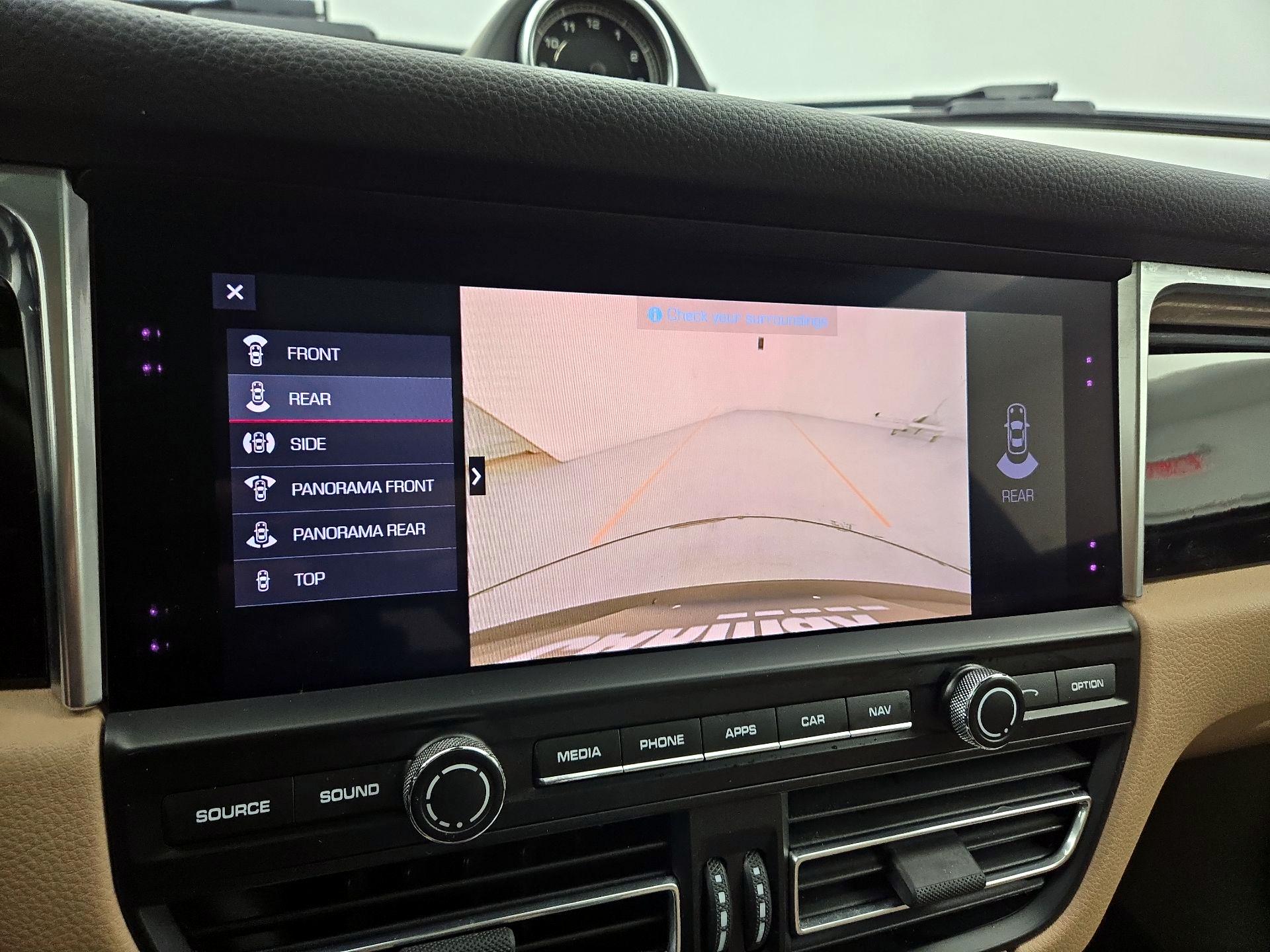 Thumbnail: 2021 Porsche Macan - 15