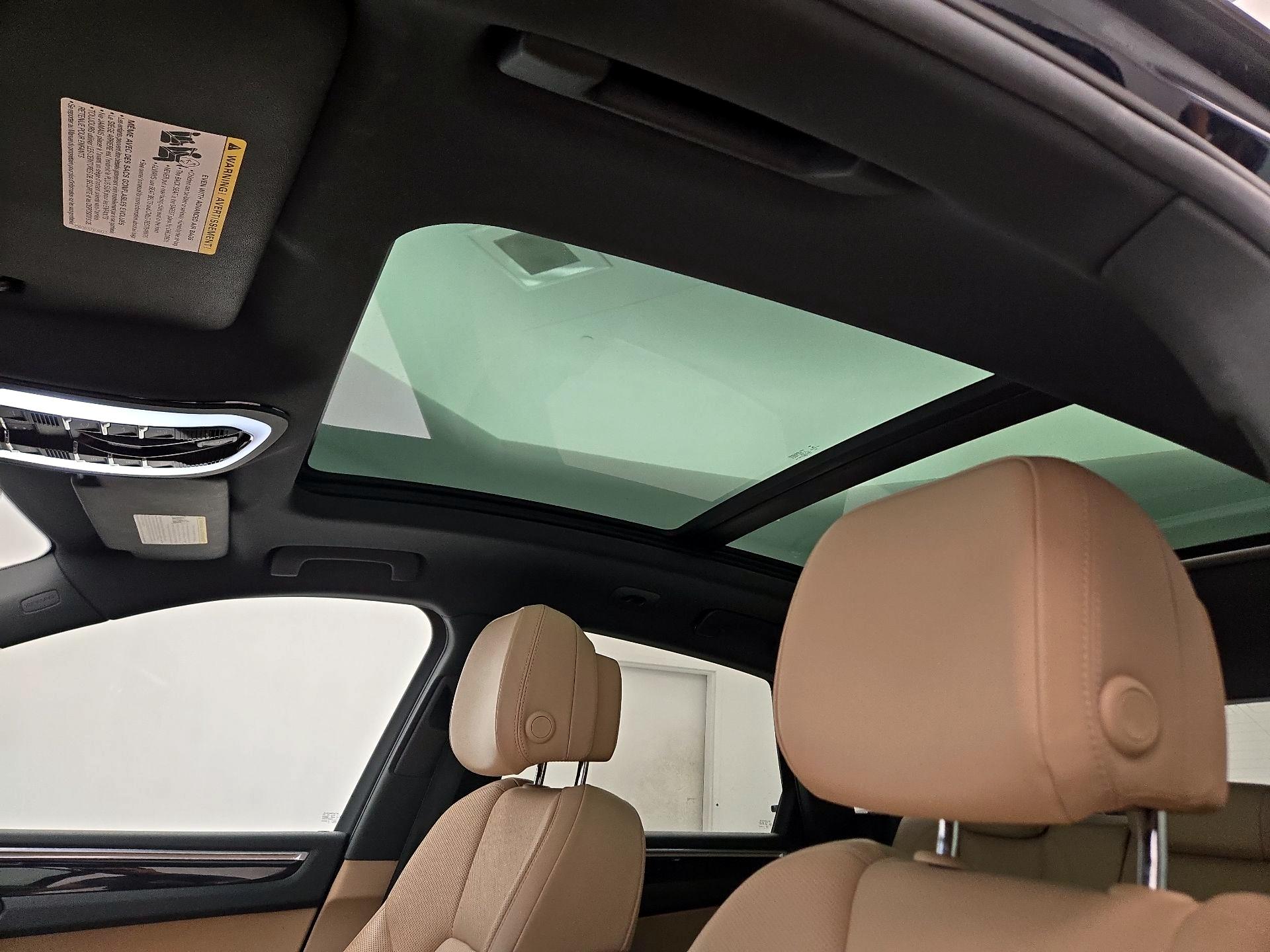 Thumbnail: 2021 Porsche Macan - 20