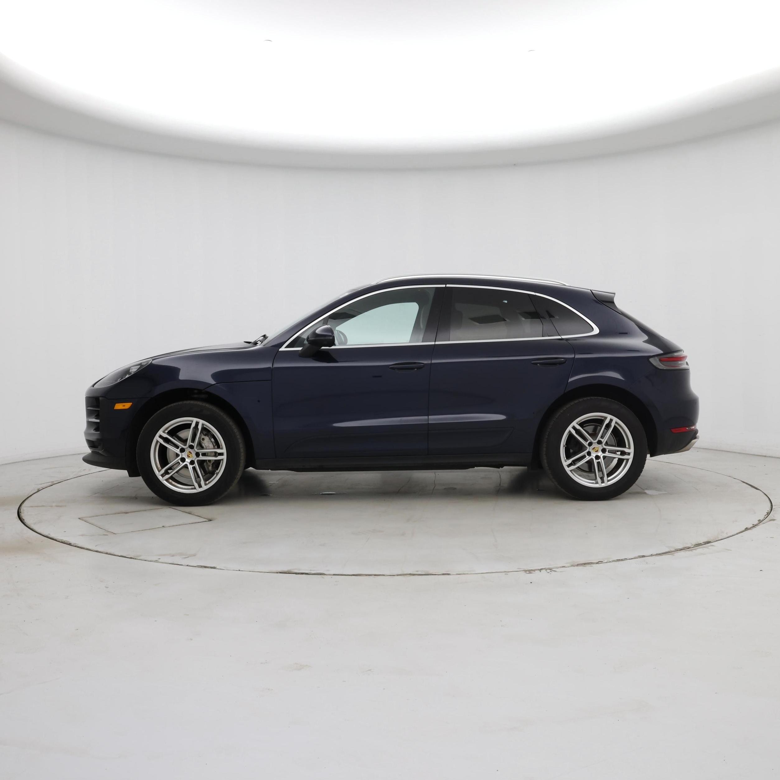 Thumbnail: 2021 Porsche Macan - 3