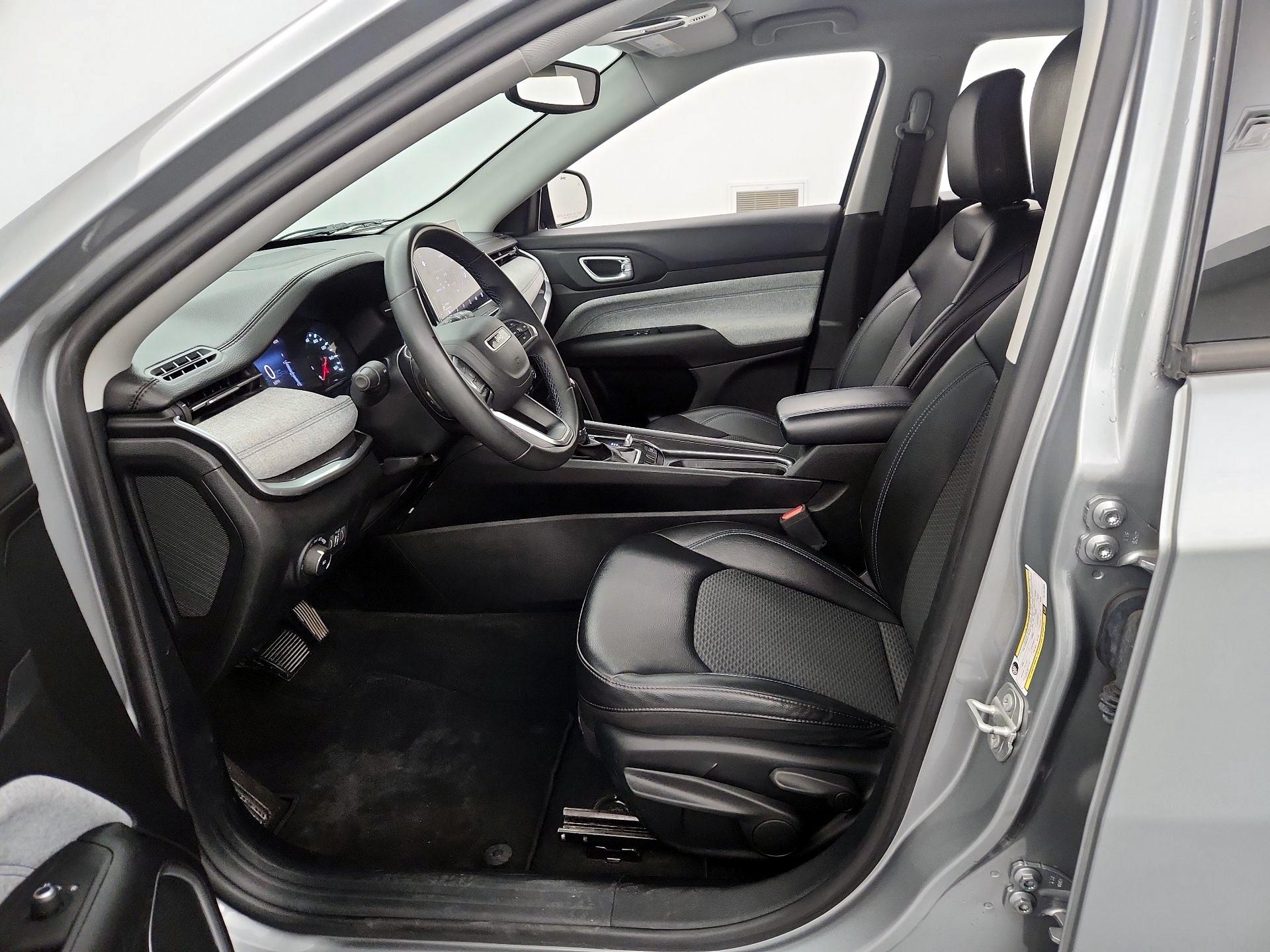 Thumbnail: 2022 Jeep Compass - 11