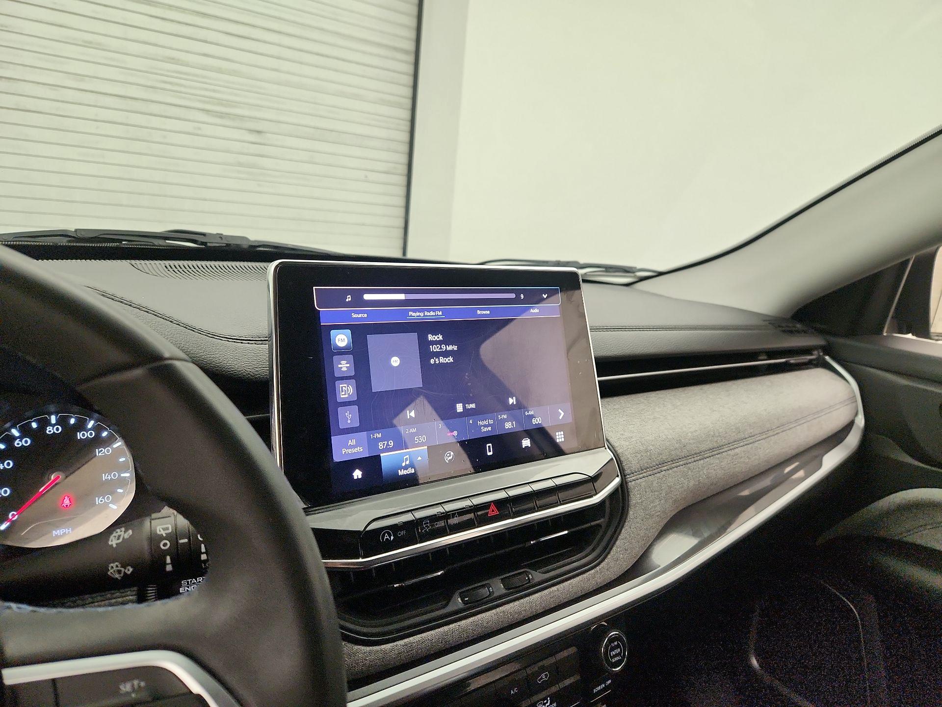 Thumbnail: 2022 Jeep Compass - 15