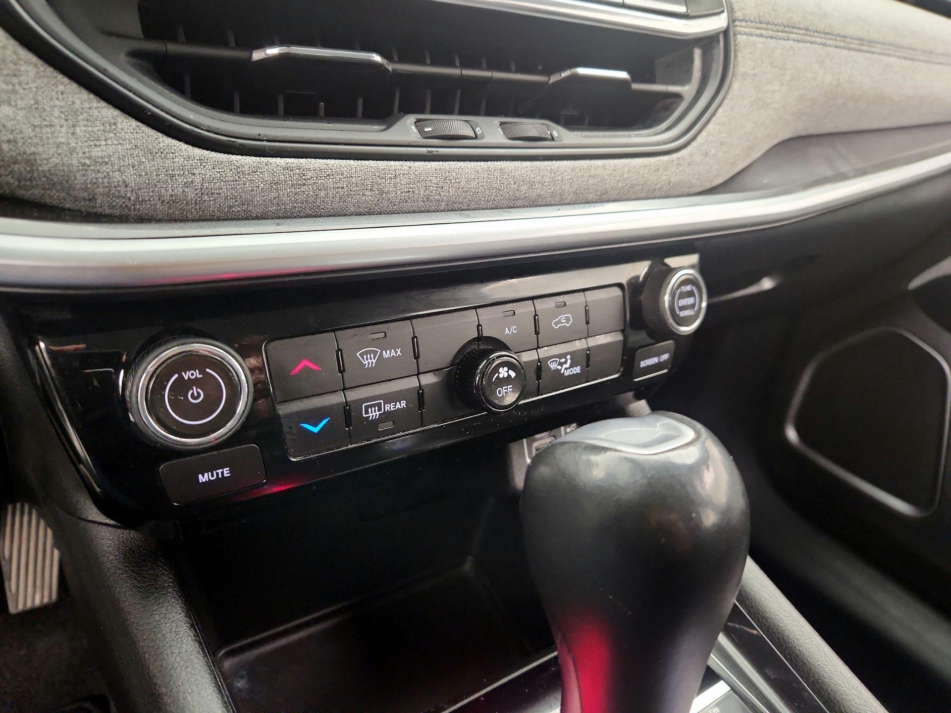 Thumbnail: 2022 Jeep Compass - 16