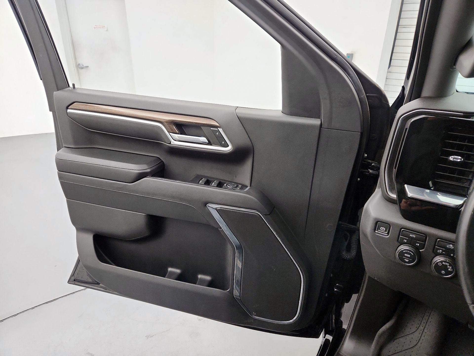 Thumbnail: 2023 Chevrolet Silverado 1500 - 12