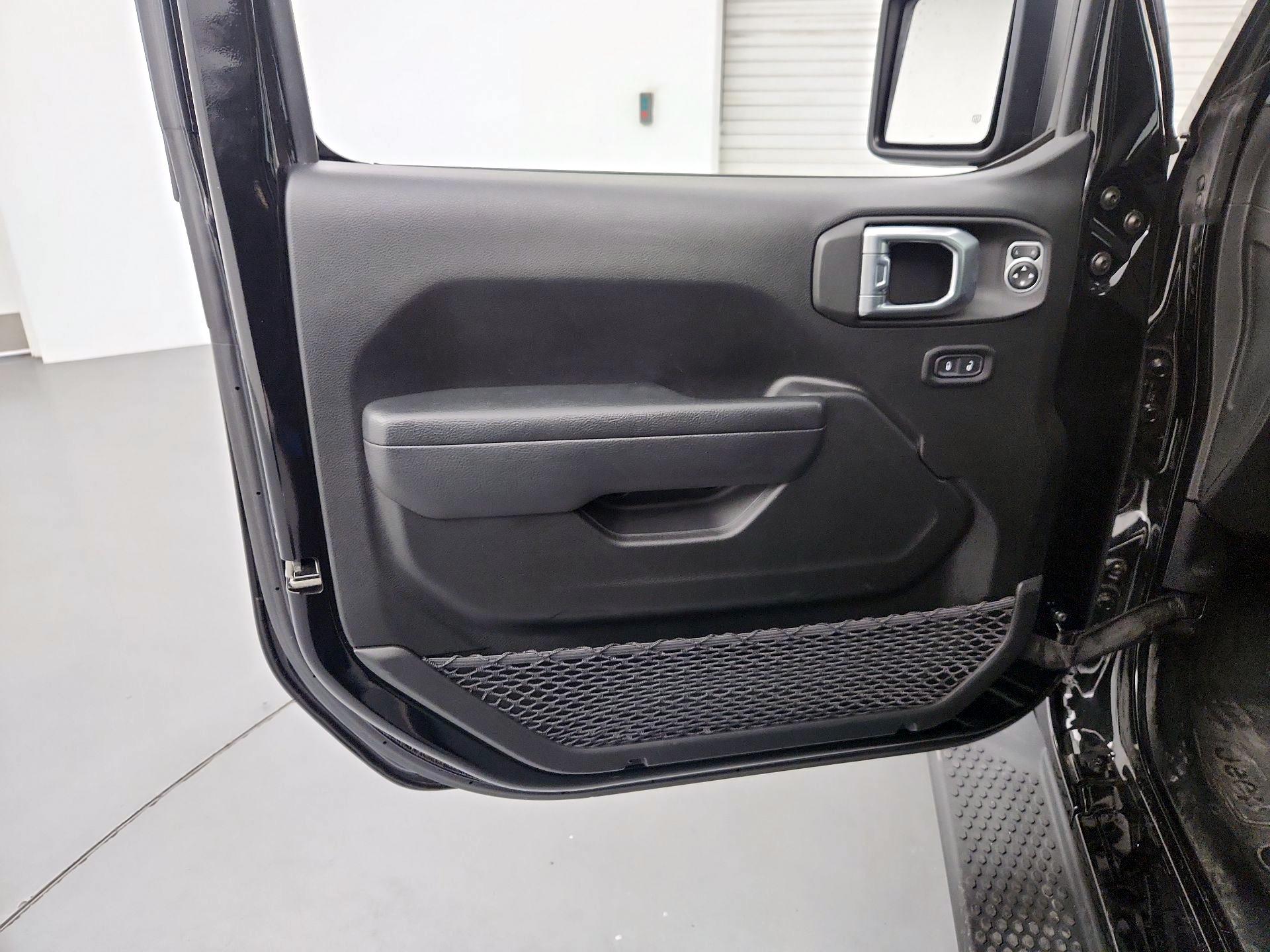 Thumbnail: 2022 Jeep Wrangler - 12