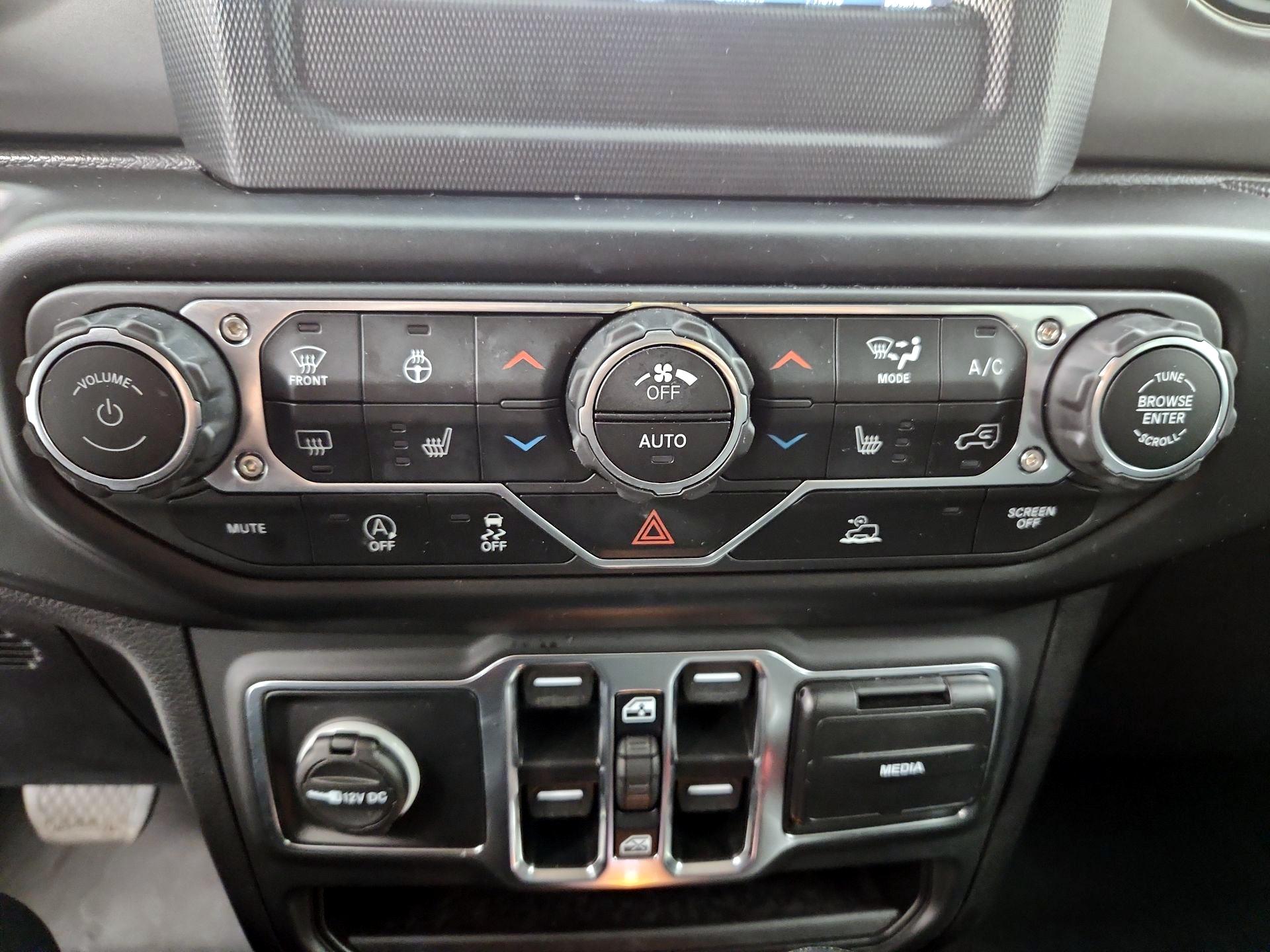 Thumbnail: 2022 Jeep Wrangler - 16