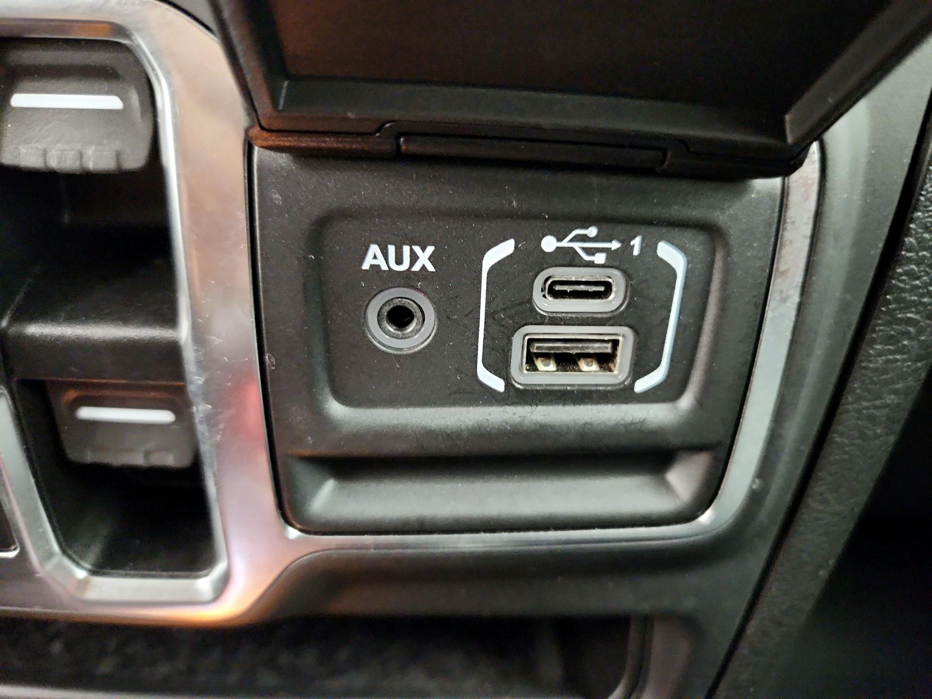 Thumbnail: 2022 Jeep Wrangler - 18