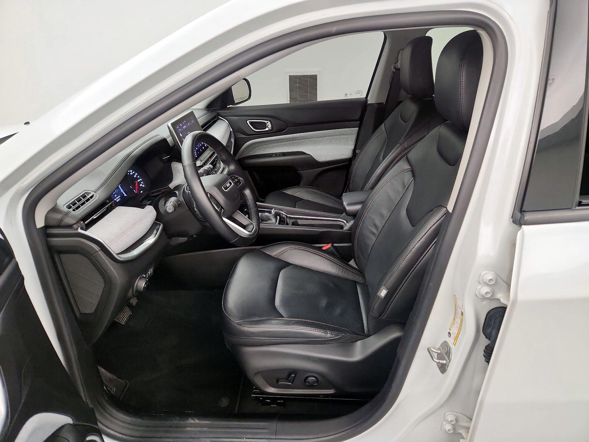 Thumbnail: 2022 Jeep Compass - 11