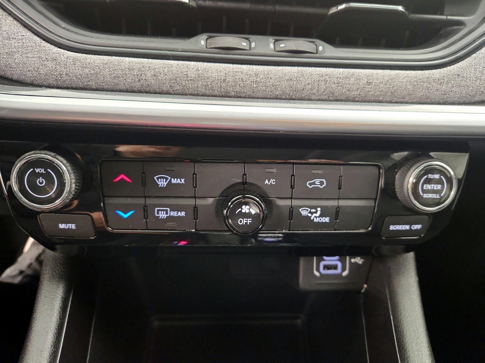 Thumbnail: 2022 Jeep Compass - 16