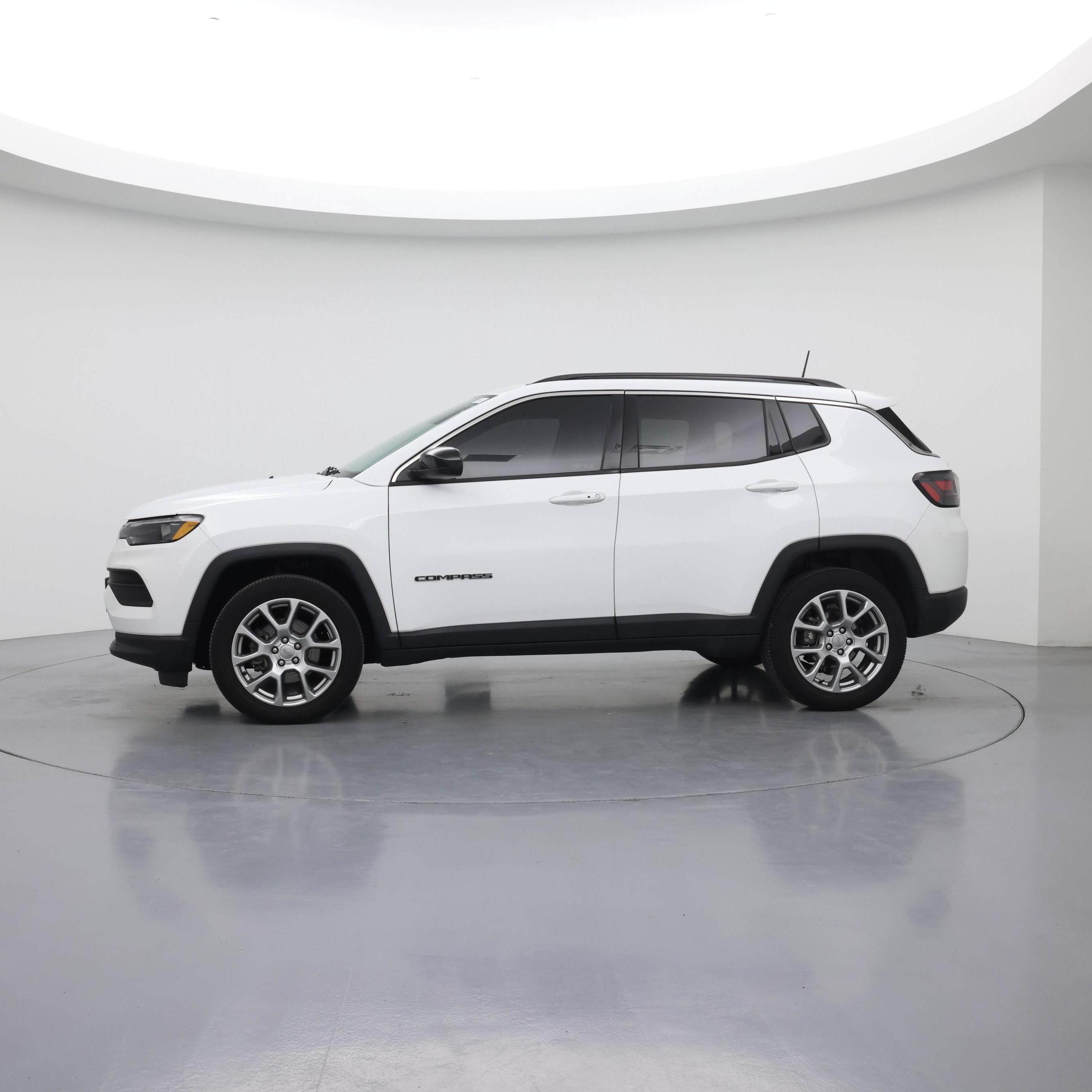 Thumbnail: 2022 Jeep Compass - 3