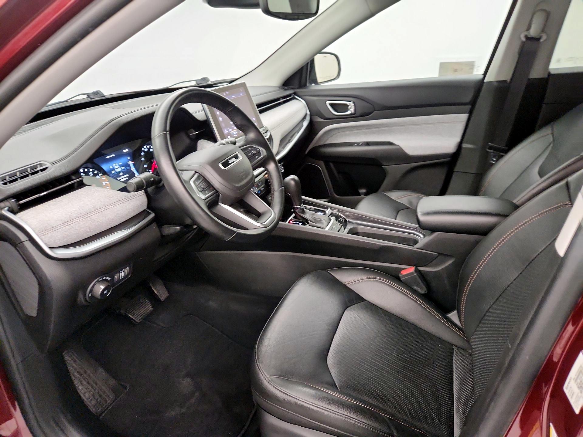 Thumbnail: 2022 Jeep Compass - 11