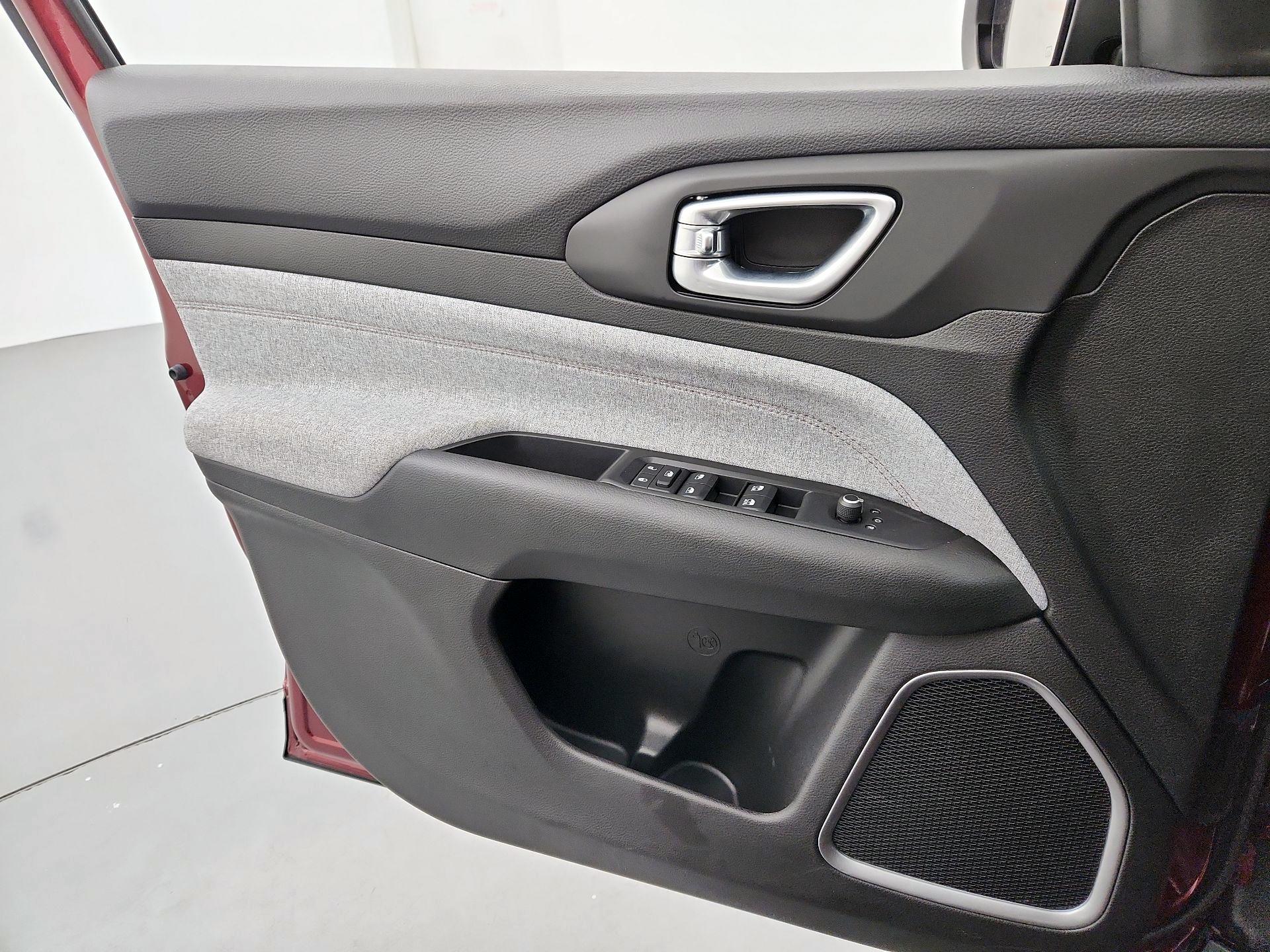 Thumbnail: 2022 Jeep Compass - 12