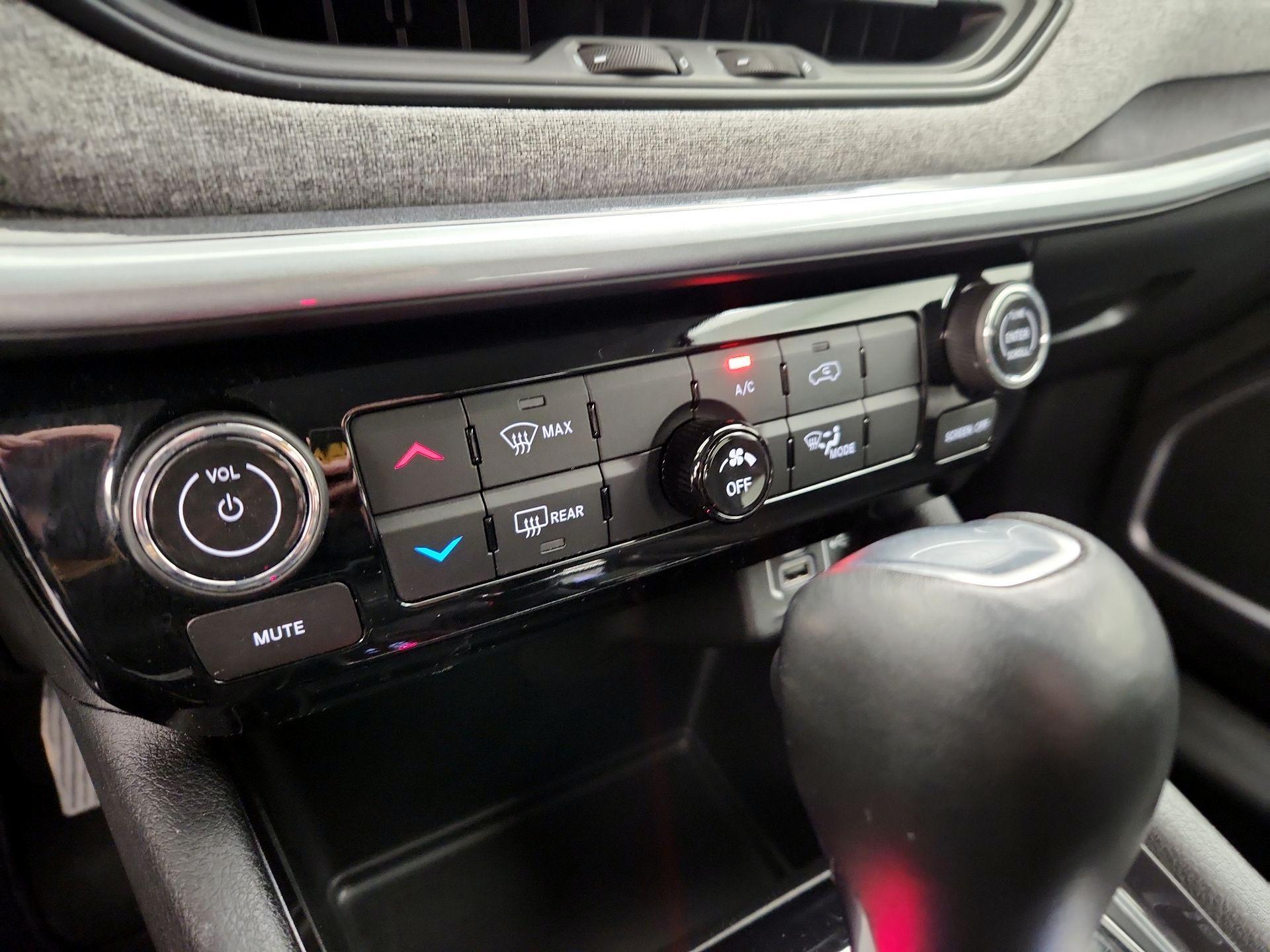 Thumbnail: 2022 Jeep Compass - 16