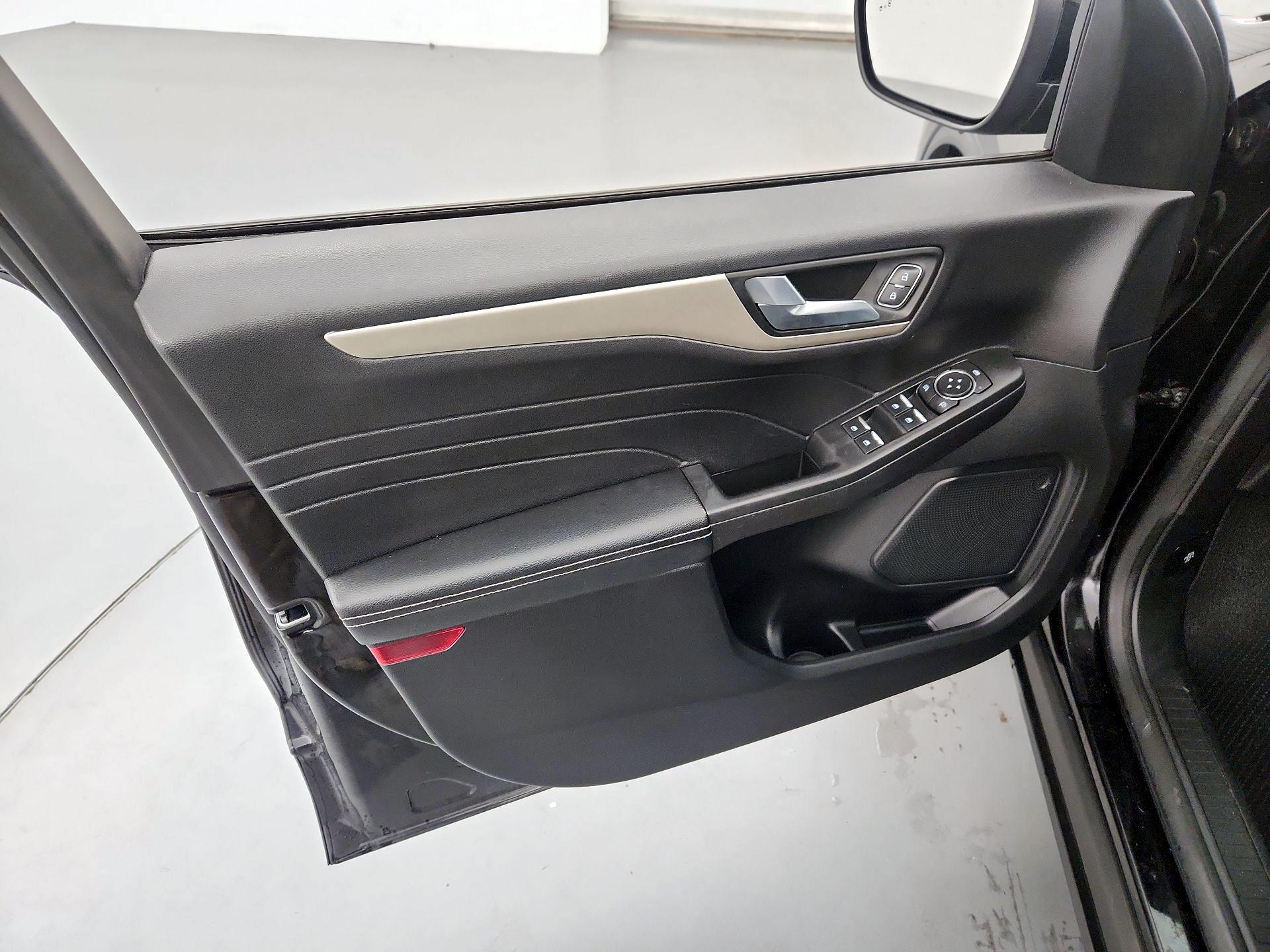 Thumbnail: 2021 Ford Escape - 12