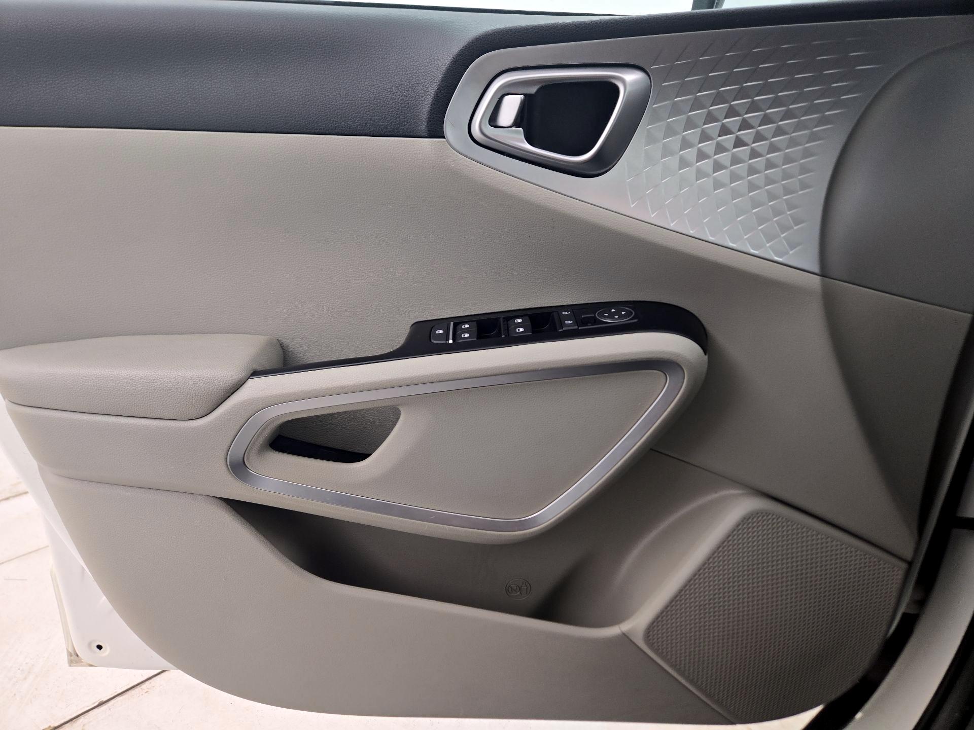 Thumbnail: 2022 Kia Soul - 12