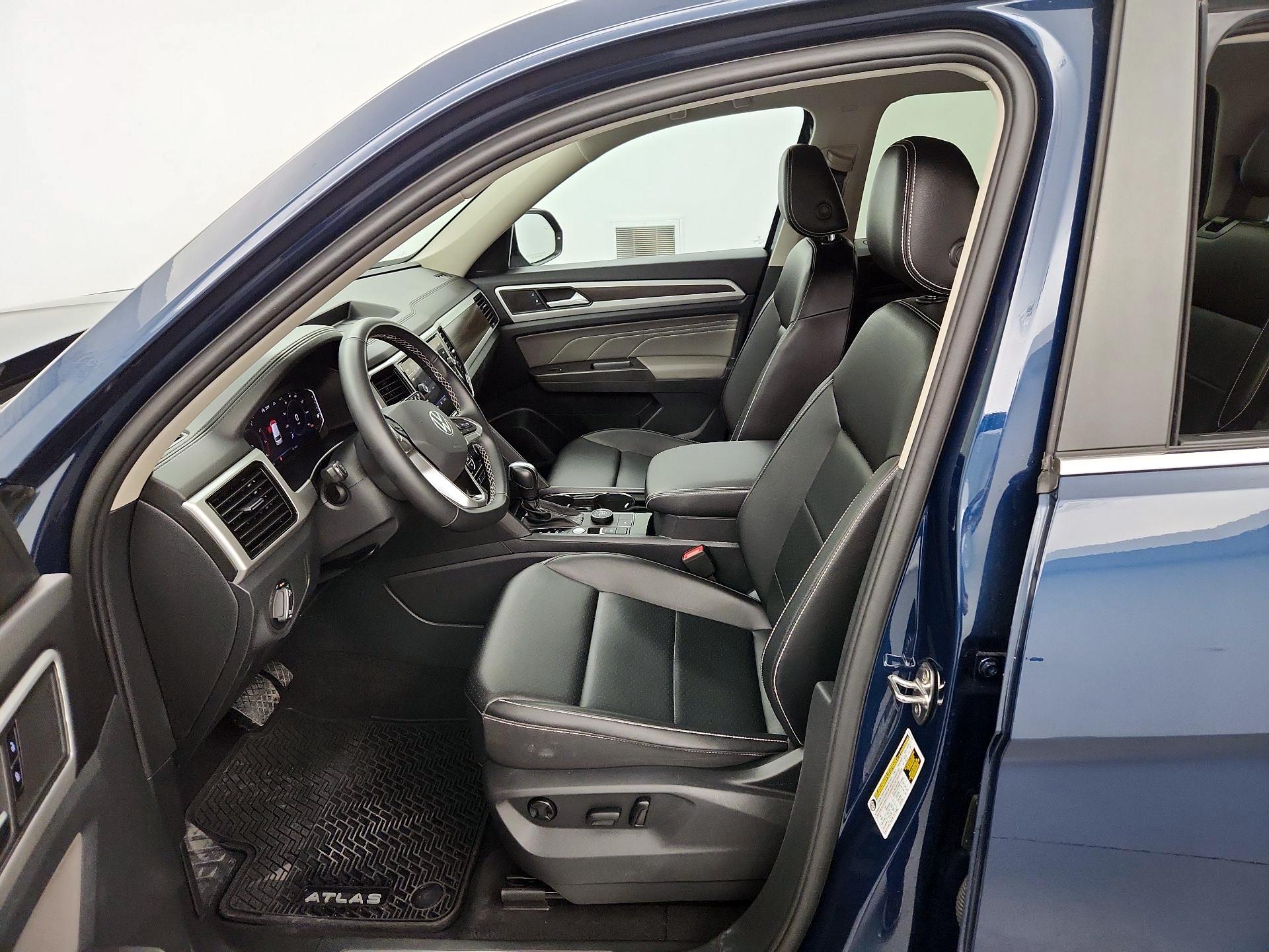 Thumbnail: 2022 Volkswagen Atlas - 11