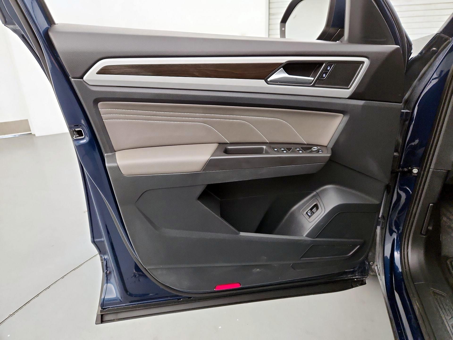 Thumbnail: 2022 Volkswagen Atlas - 12