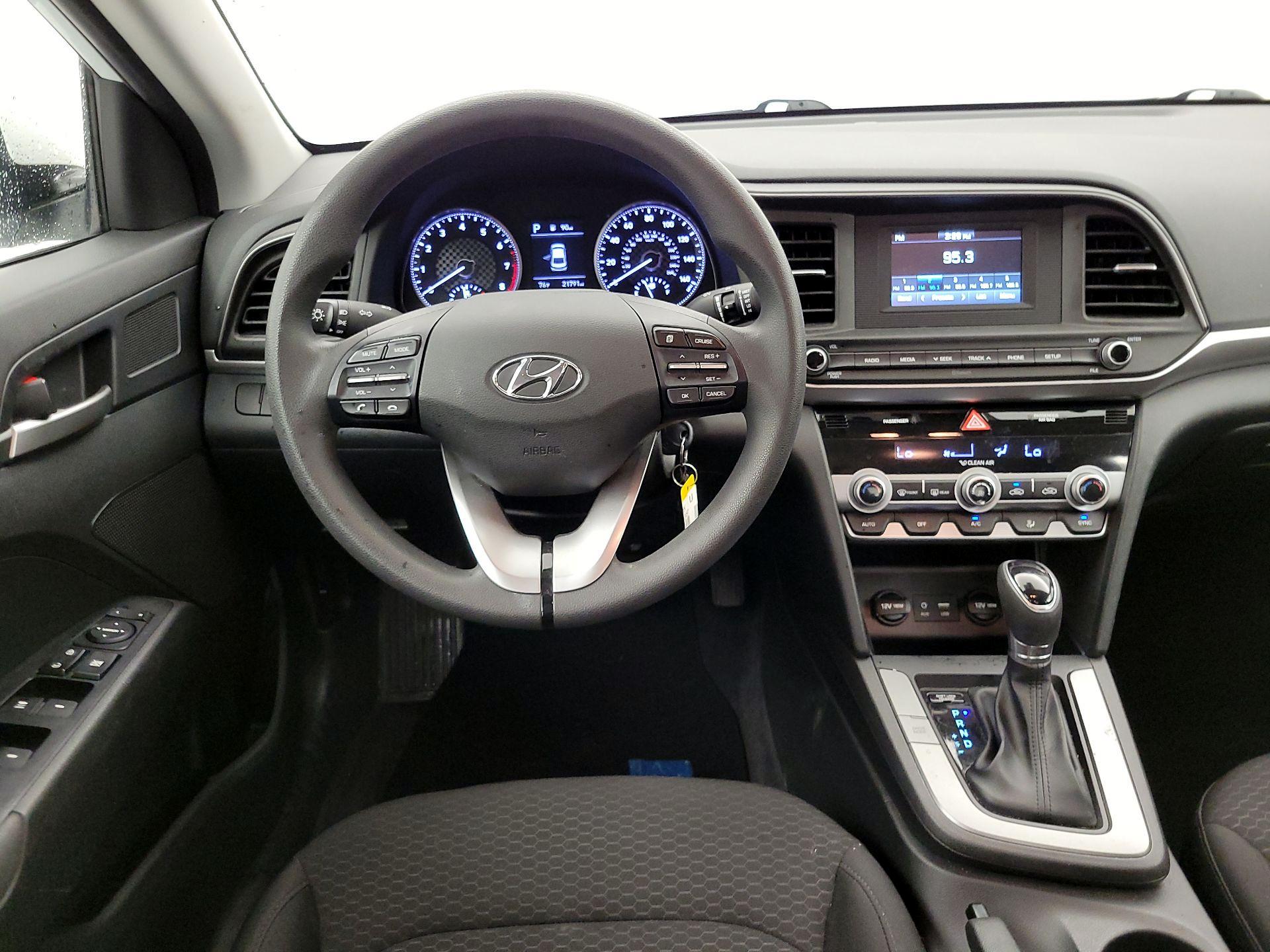 Thumbnail: 2020 Hyundai Elantra - 10