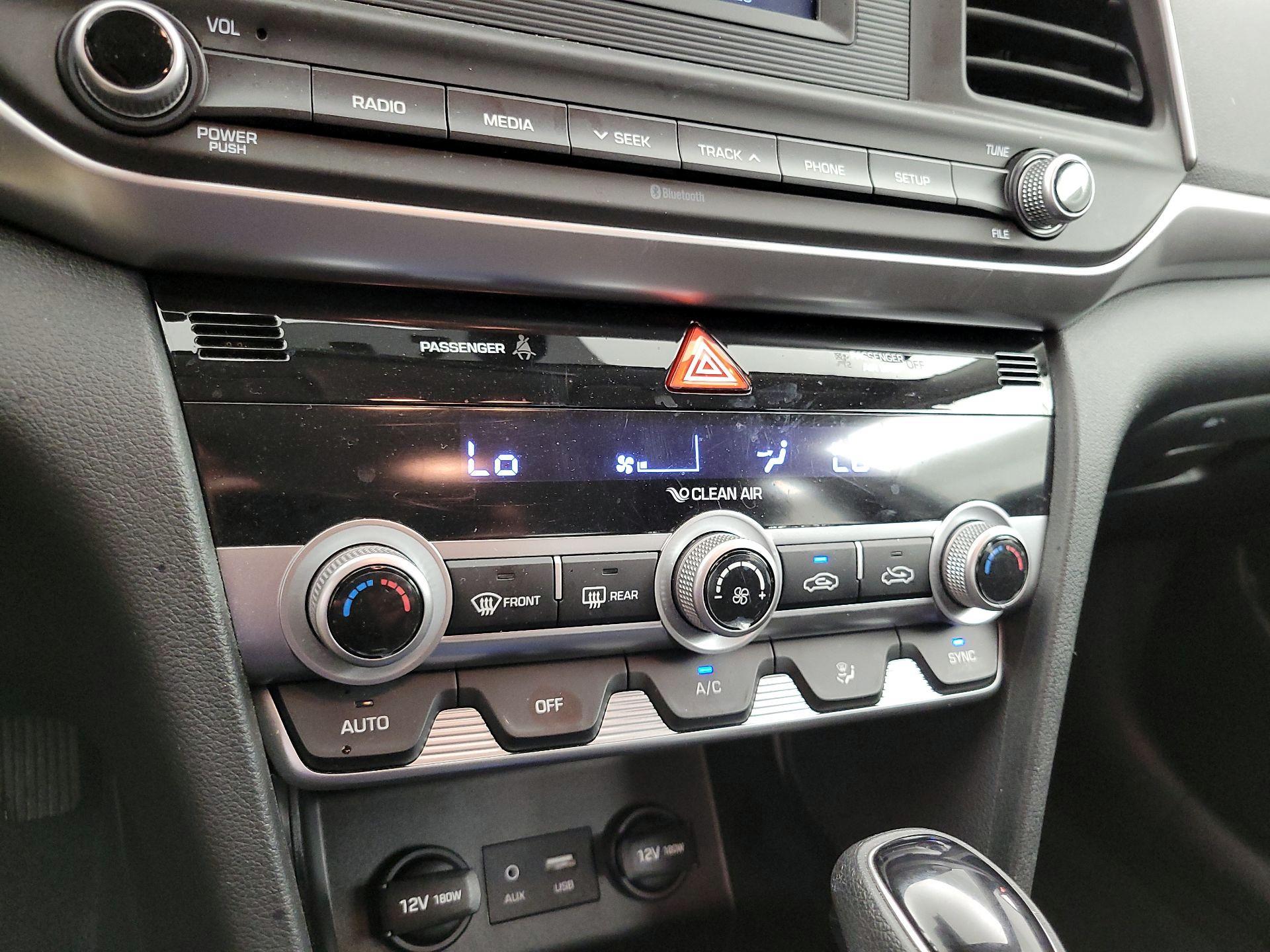 Thumbnail: 2020 Hyundai Elantra - 16