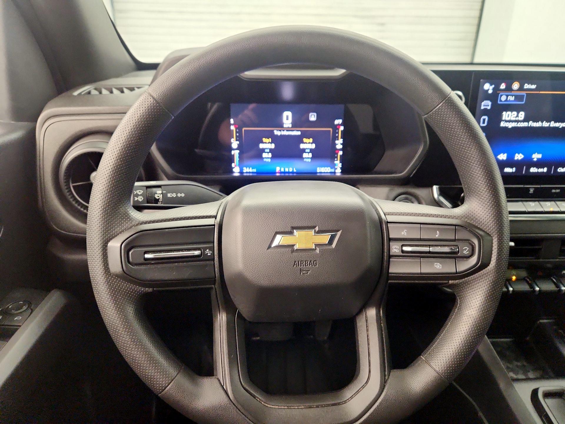 Thumbnail: 2023 Chevrolet Colorado - 10