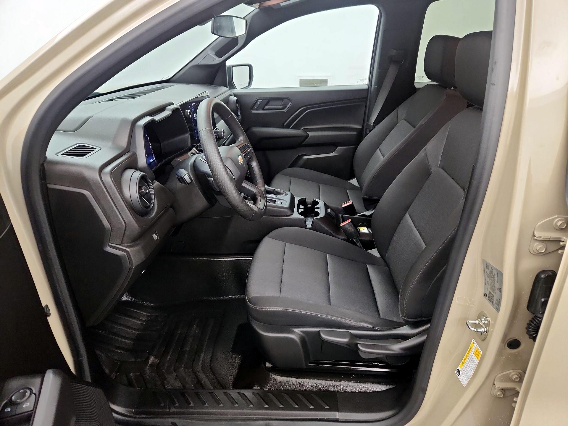 Thumbnail: 2023 Chevrolet Colorado - 11