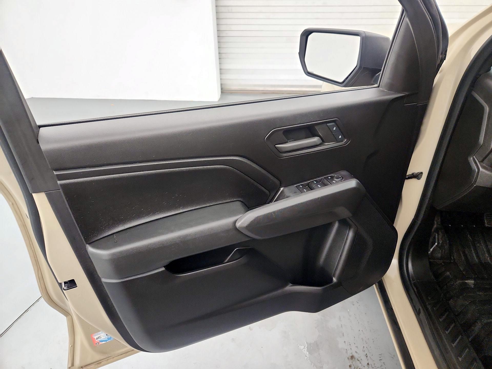 Thumbnail: 2023 Chevrolet Colorado - 12