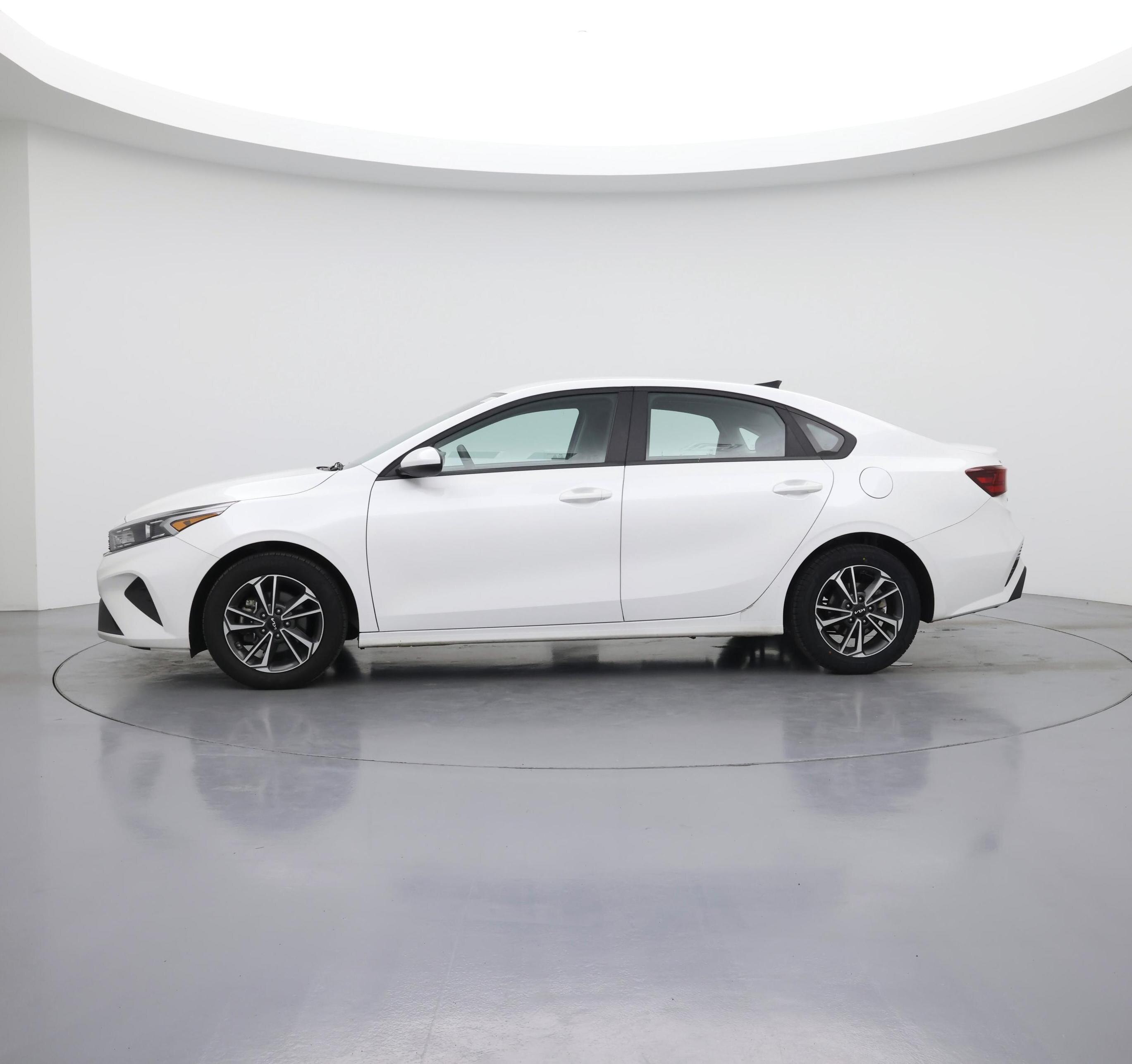 Thumbnail: 2024 Kia Forte - 3