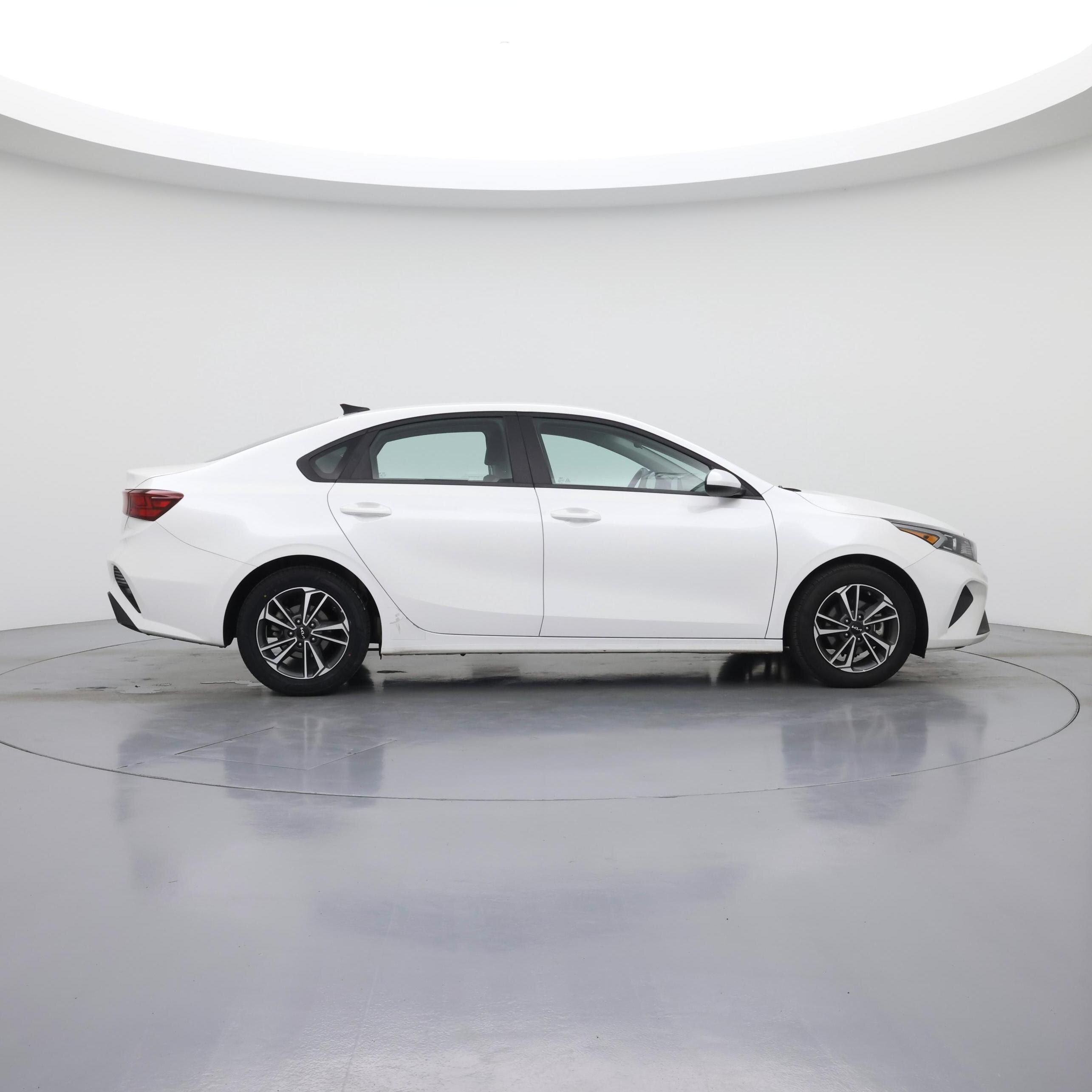 Thumbnail: 2024 Kia Forte - 7