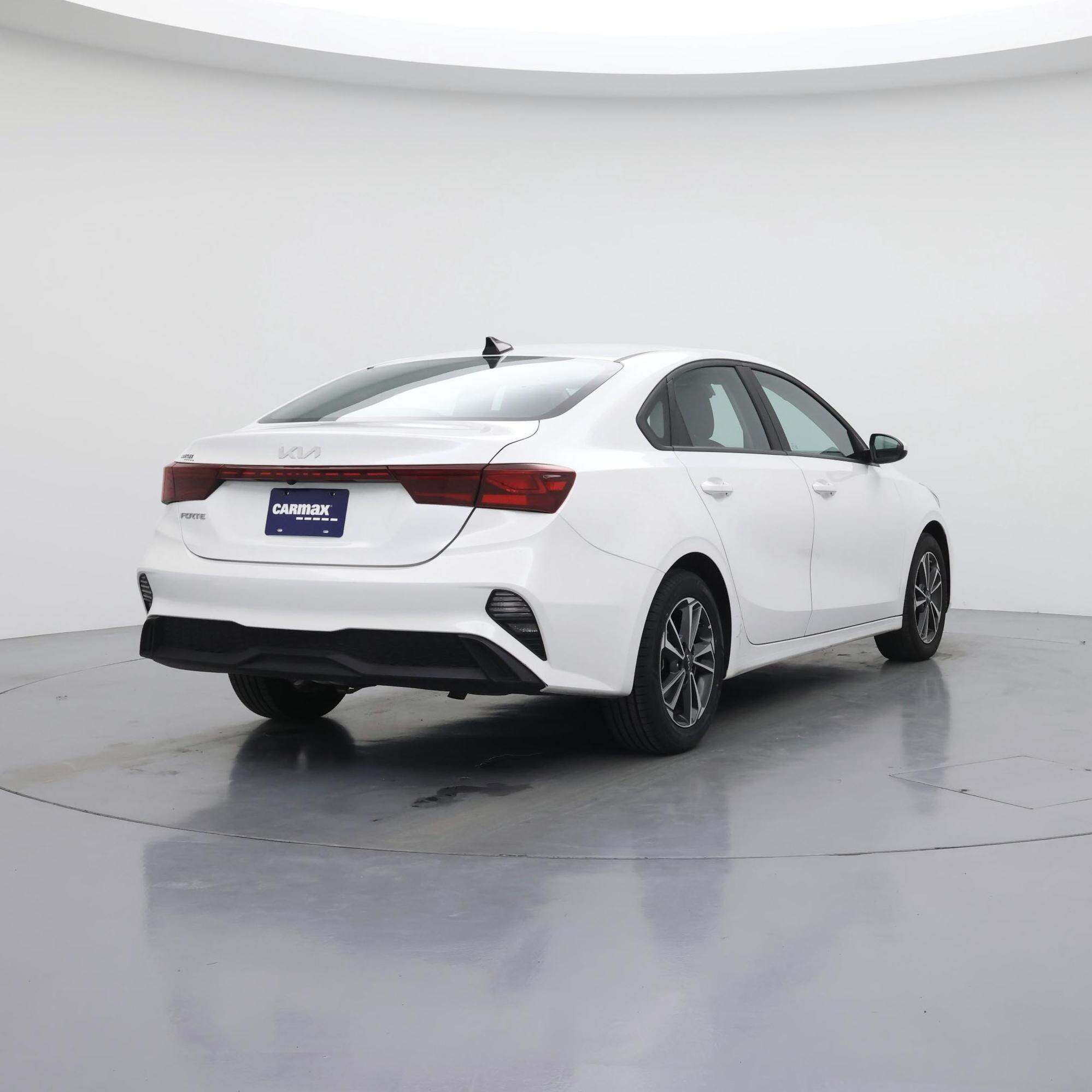 Thumbnail: 2024 Kia Forte - 8