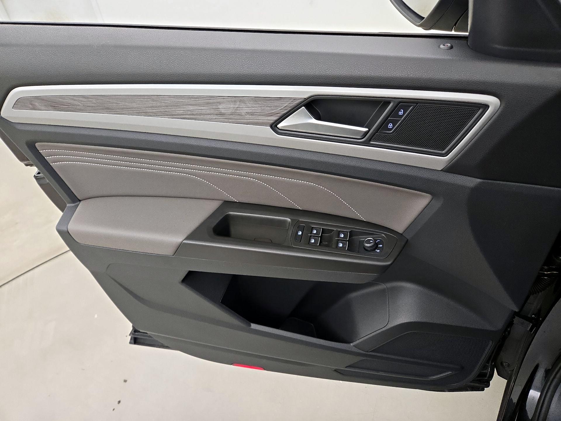 Thumbnail: 2022 Volkswagen Atlas - 12