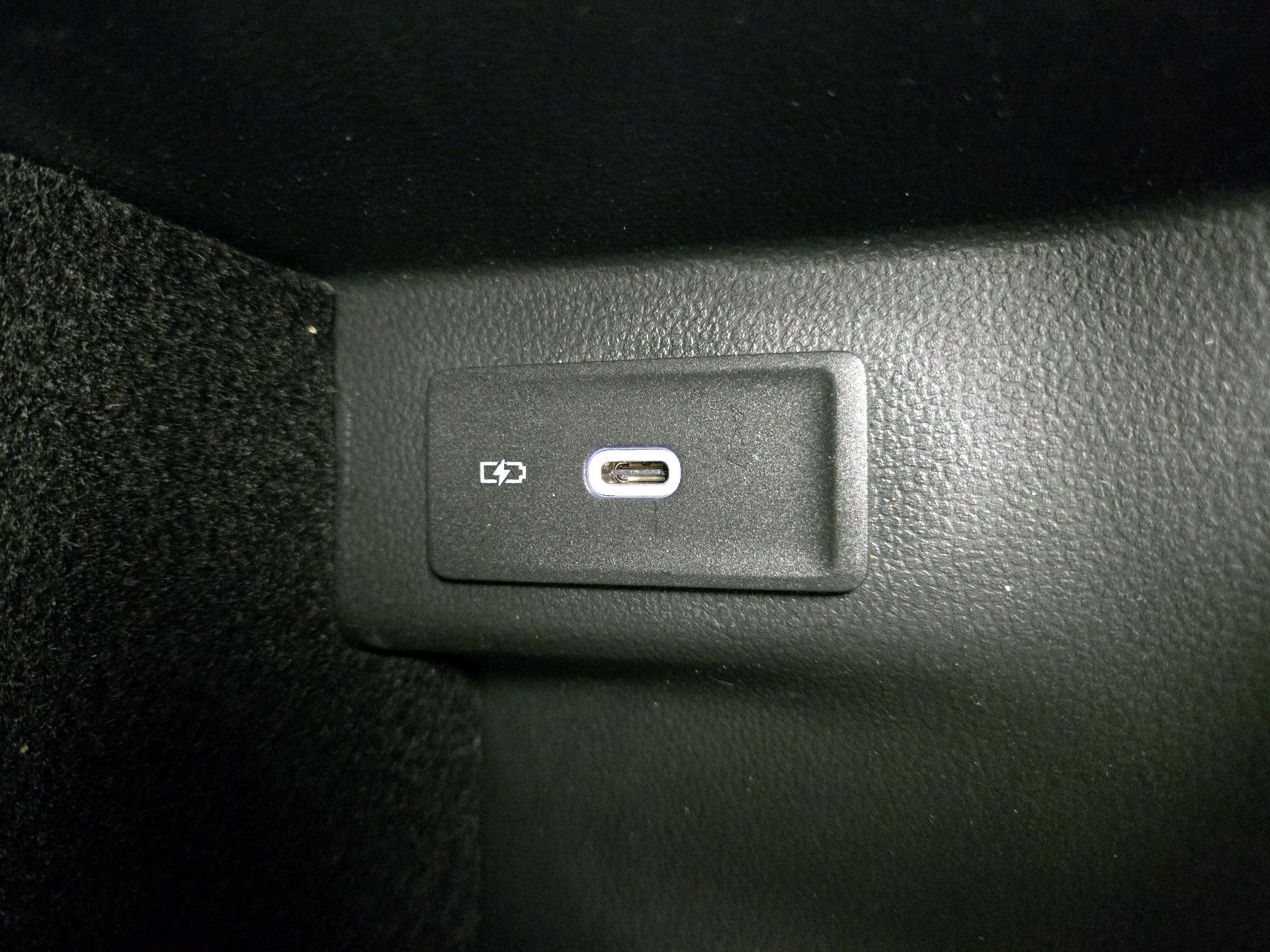 Thumbnail: 2024 Volkswagen Atlas - 18