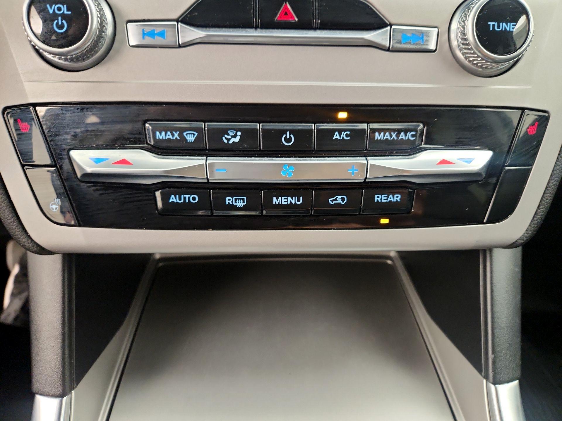 Thumbnail: 2023 Ford Explorer - 16