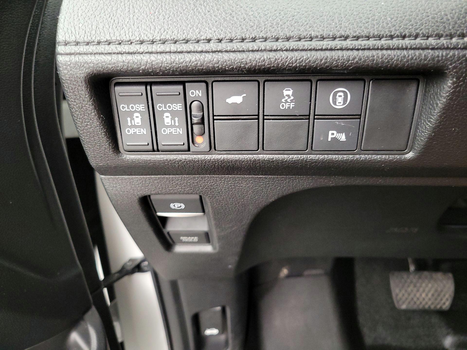 Thumbnail: 2022 Honda Odyssey - 13