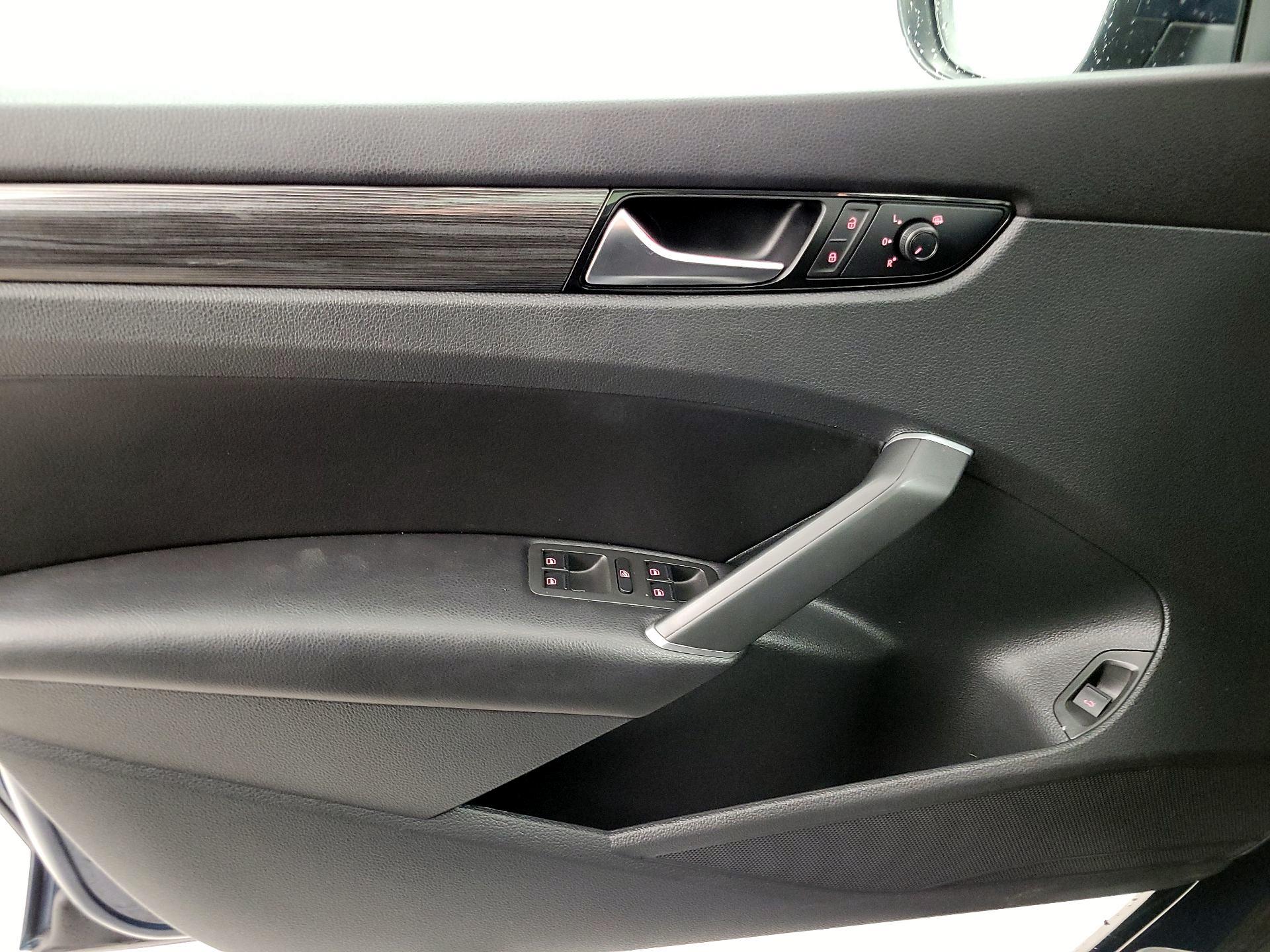 Thumbnail: 2020 Volkswagen Passat - 12