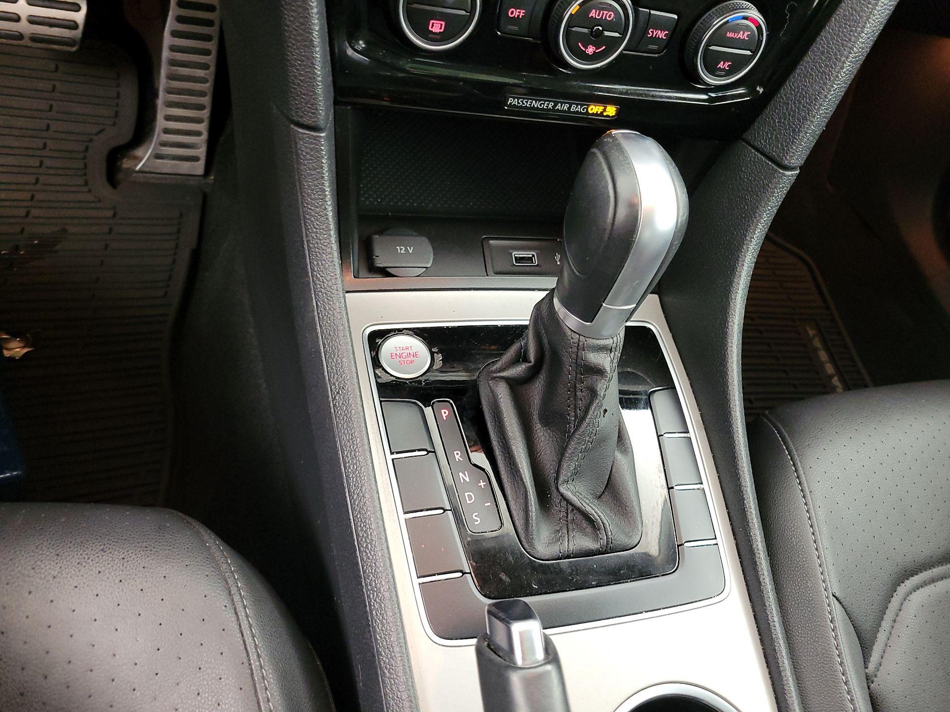 Thumbnail: 2020 Volkswagen Passat - 17