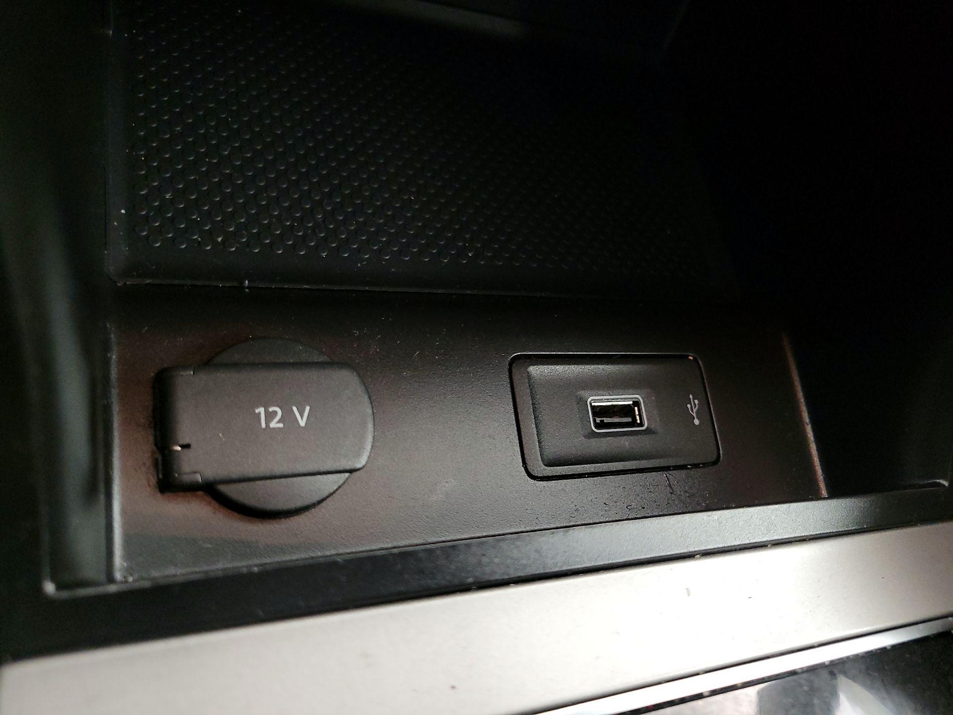 Thumbnail: 2020 Volkswagen Passat - 18