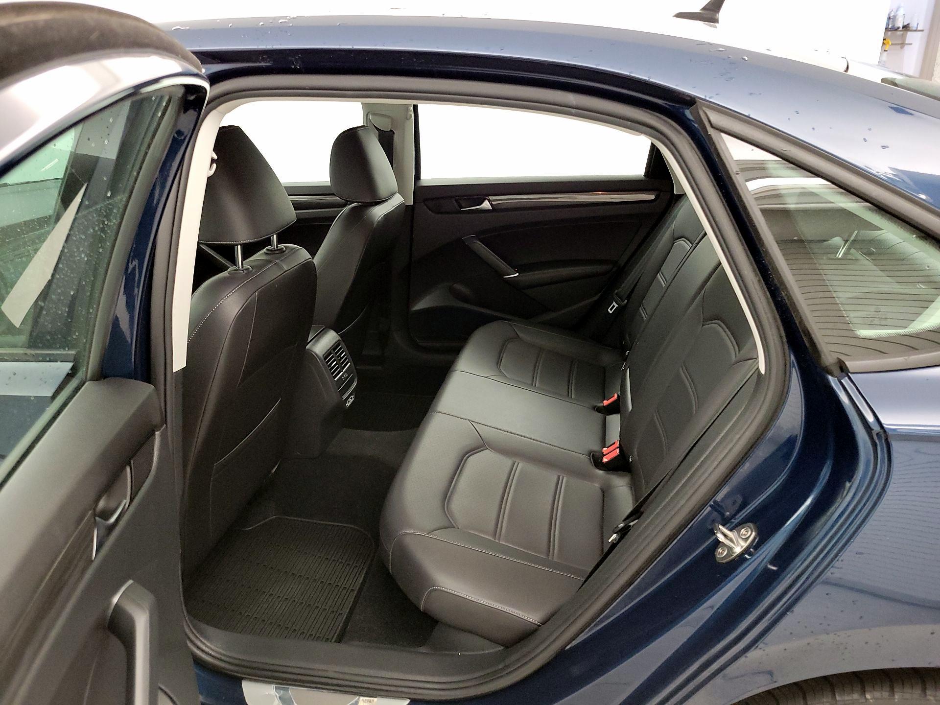 Thumbnail: 2020 Volkswagen Passat - 20