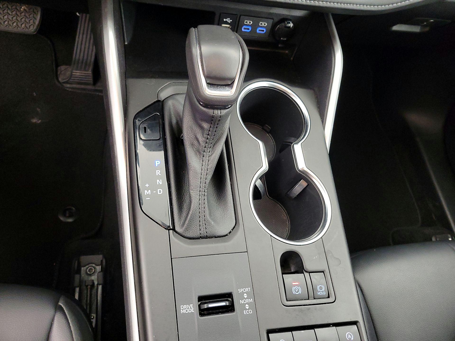 Thumbnail: 2022 Toyota Highlander - 17