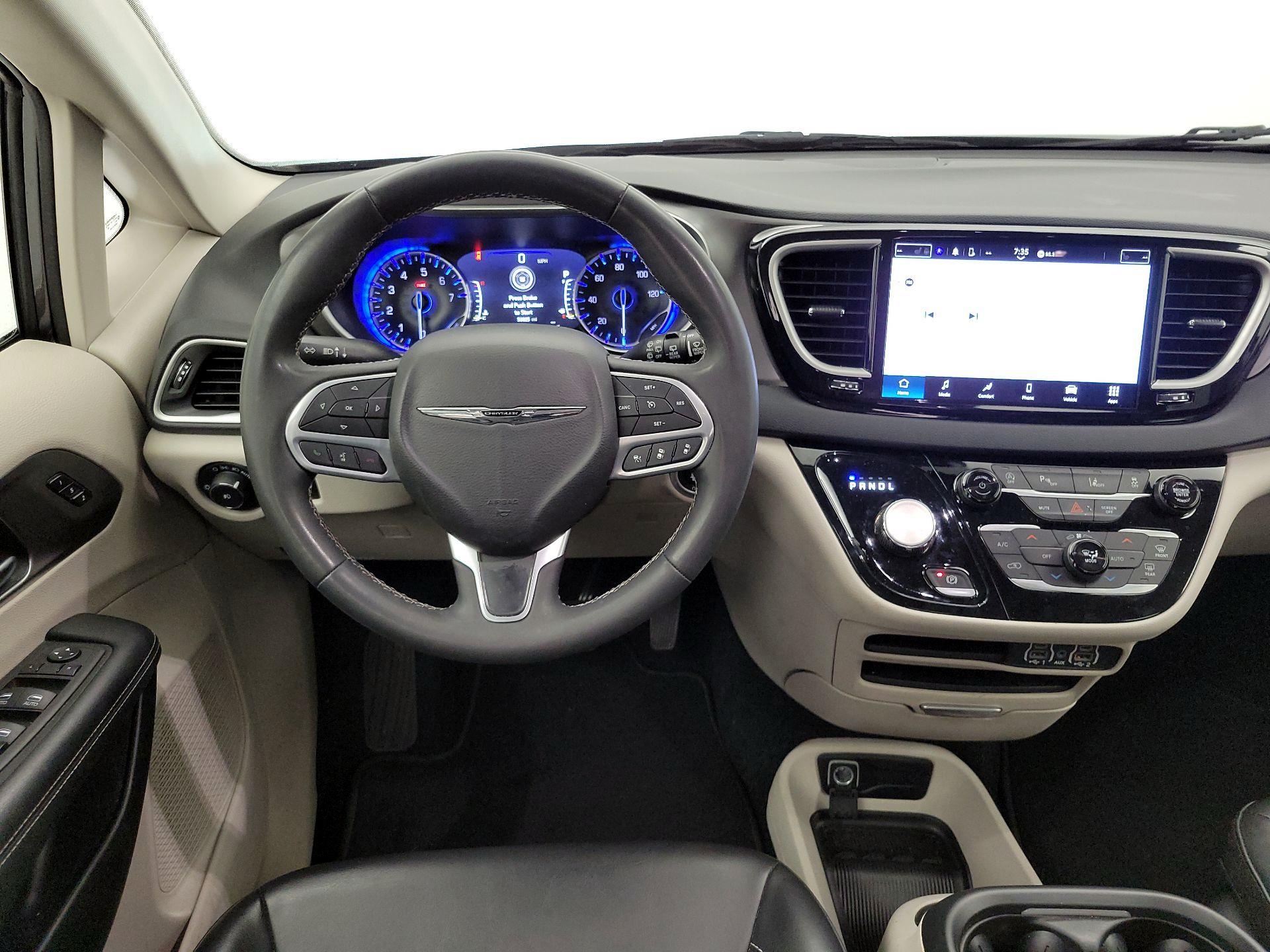 Thumbnail: 2023 Chrysler Pacifica - 10