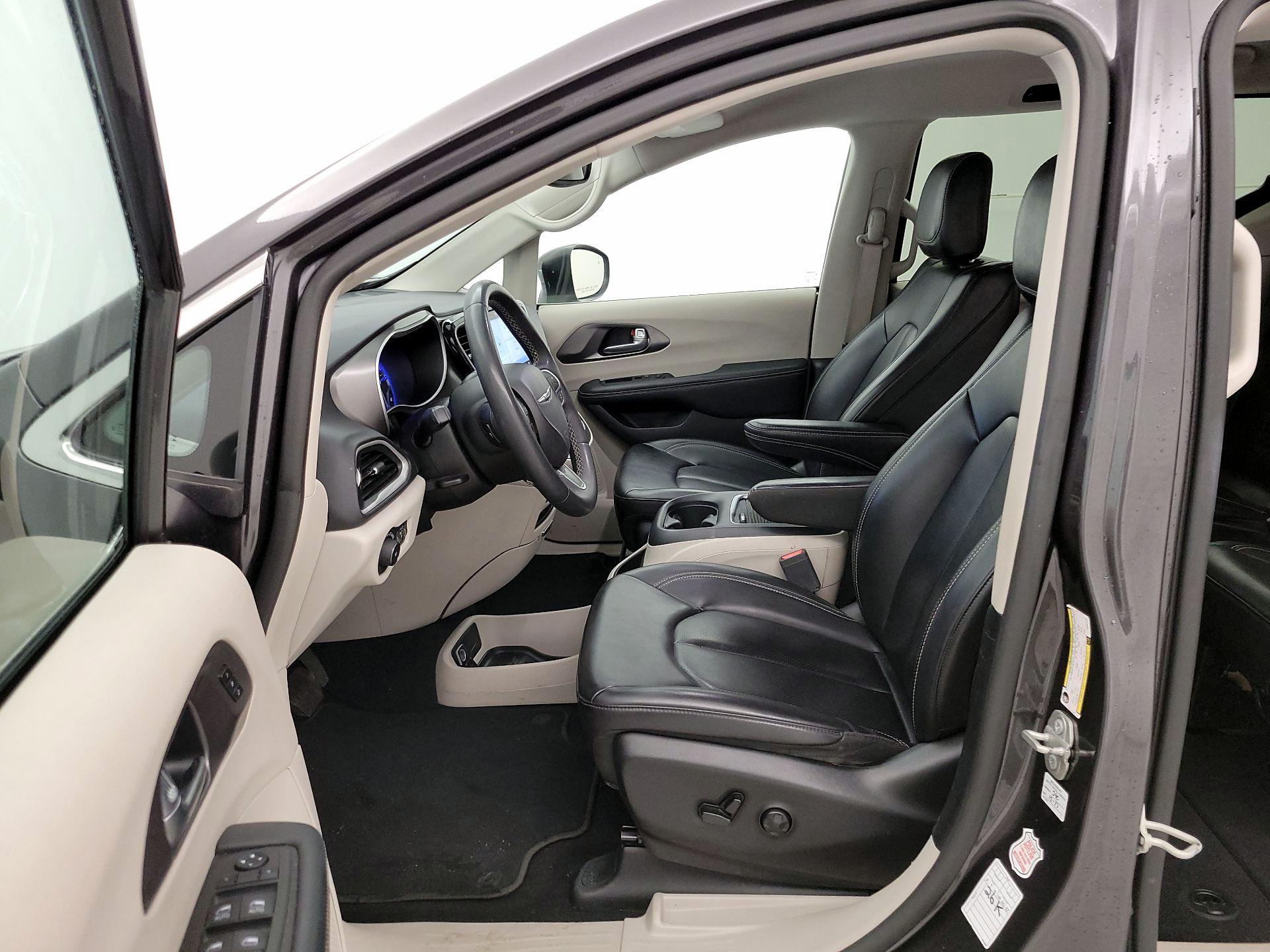 Thumbnail: 2023 Chrysler Pacifica - 11